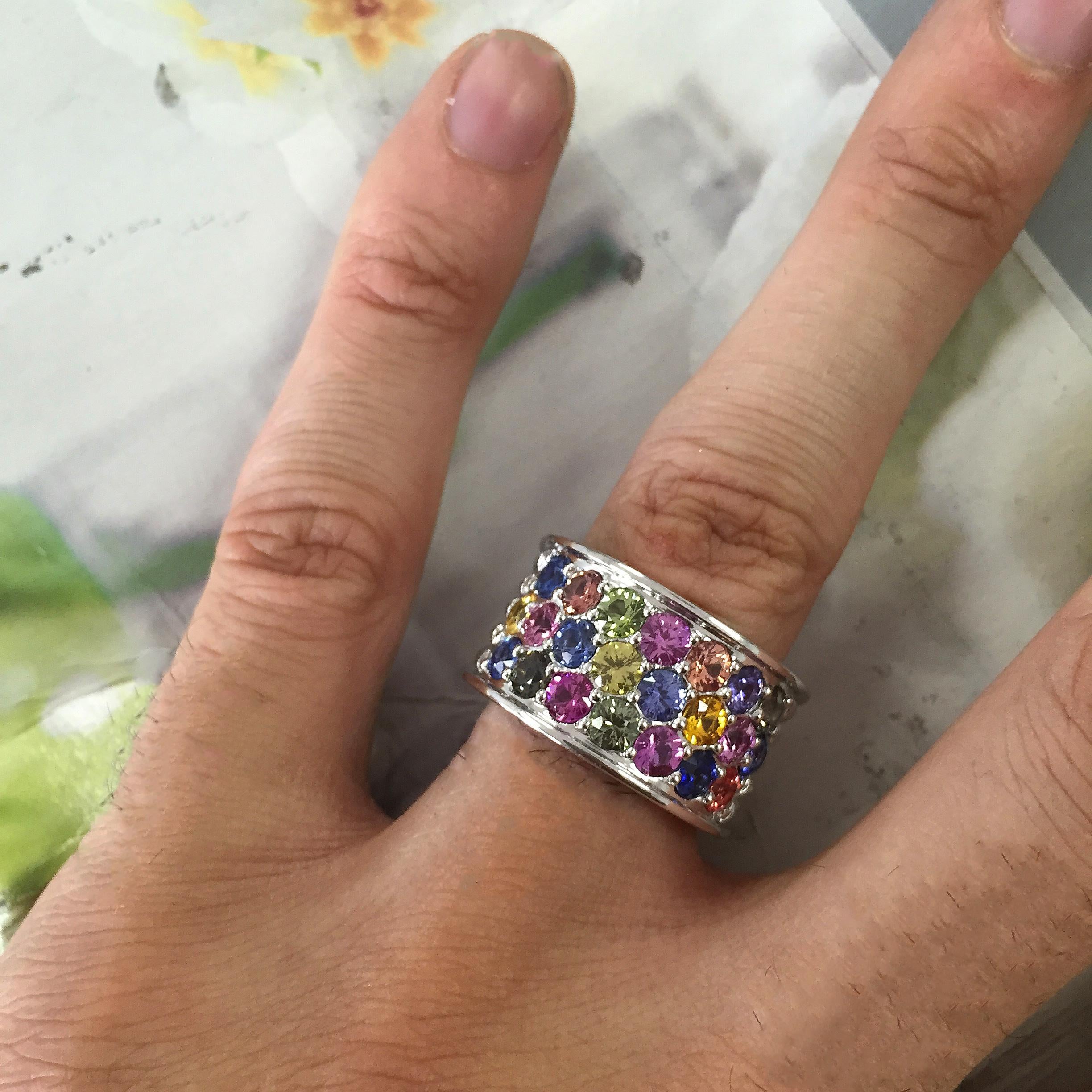 4,76 Karat Multi lebendige Farbe Saphir dicke Band Ring, Ben Dannie im Angebot 1