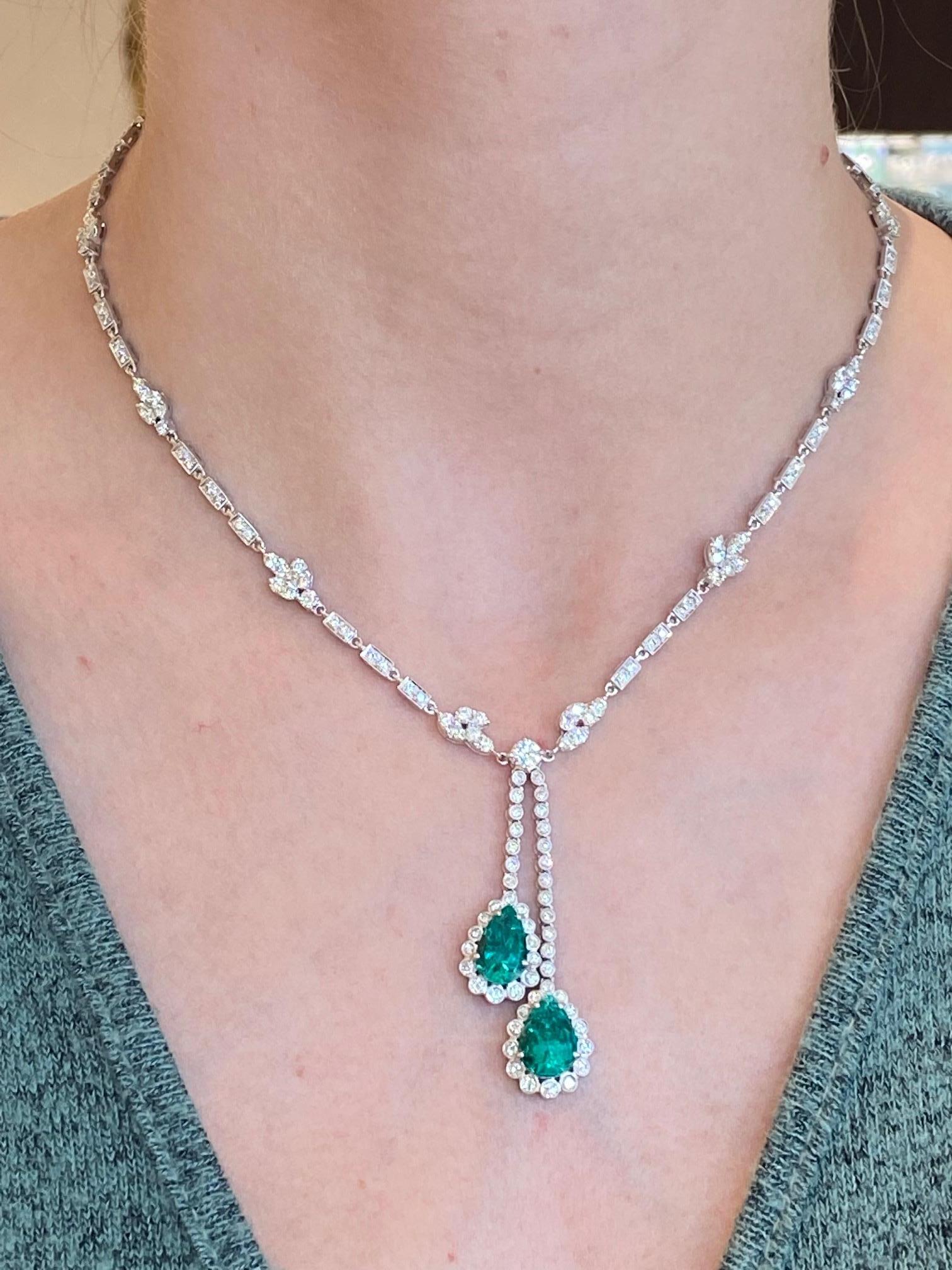 Pear Cut 4.76 Carat Pear Shaped Emerald and Diamond Drop Necklace in 18KT White Gold For Sale