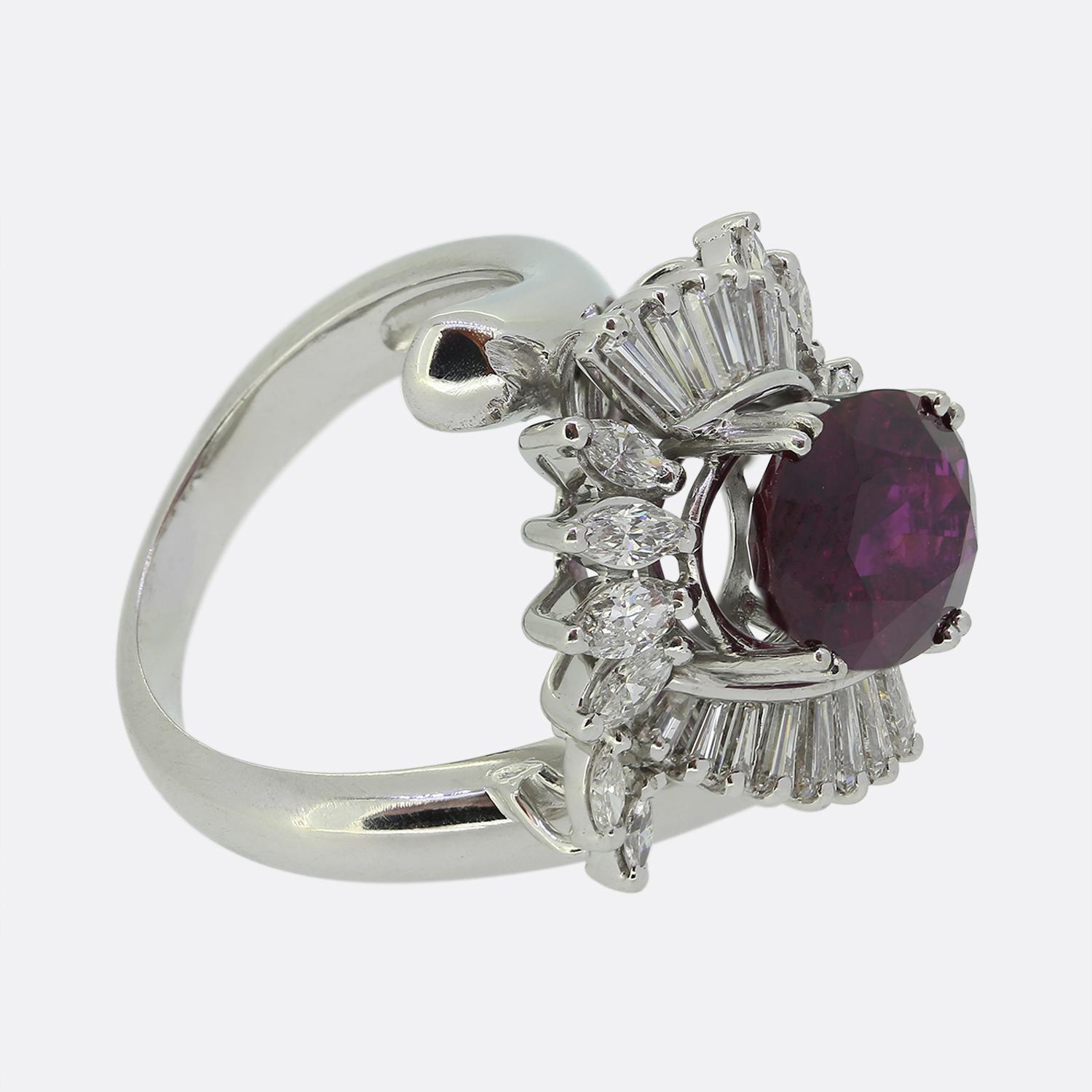 Ring mit 4,76 Karat Rubin und Diamant (Baguetteschliff) im Angebot