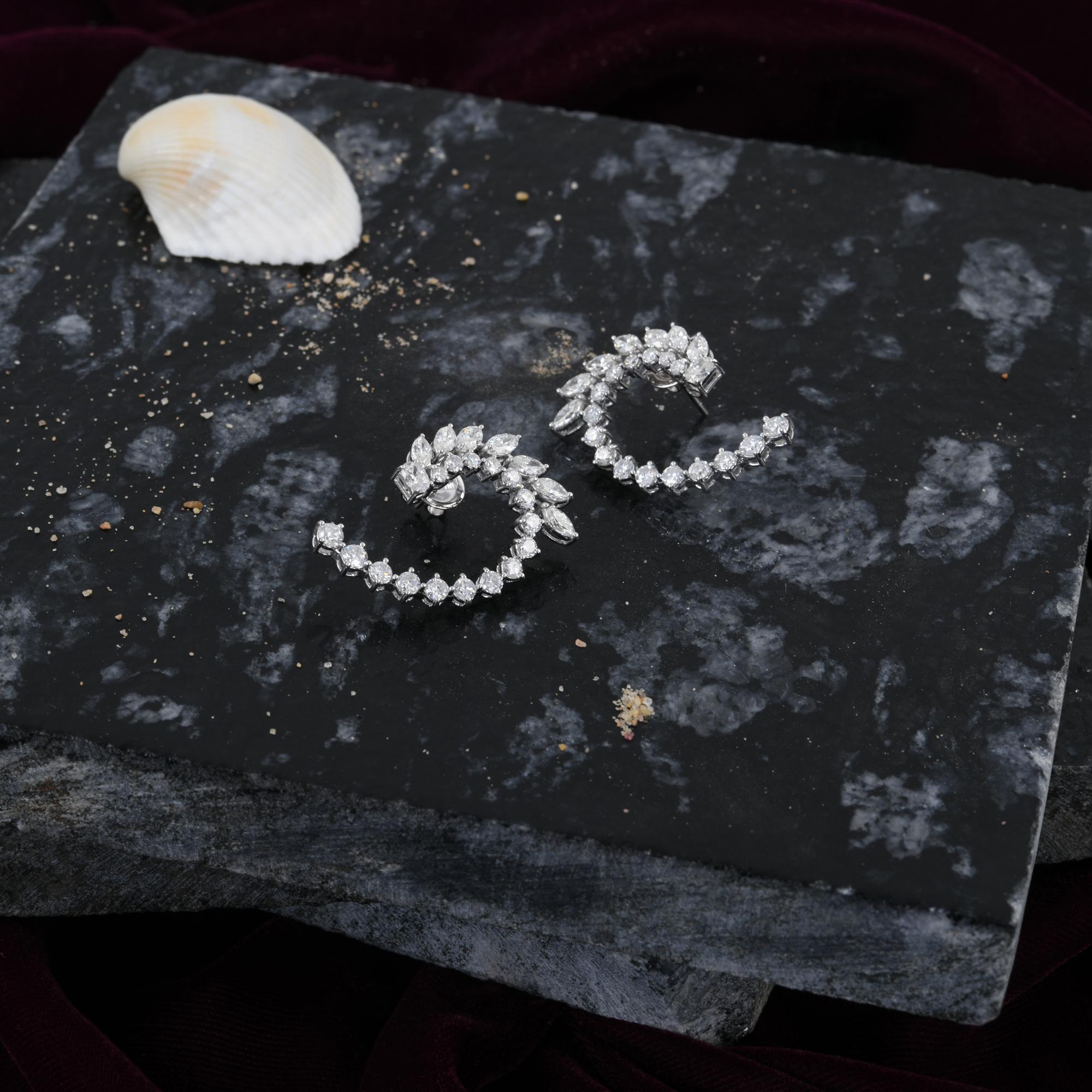 4,76 Carati SI/H Orecchini di diamanti rotondi marquise Gioielli in oro bianco 18 carati In condizioni Nuovo in vendita a Diera, Dubai