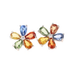 Clous d'oreilles à fleurs en or blanc 14 carats avec diamants et saphirs multicolores de 4,77 carats