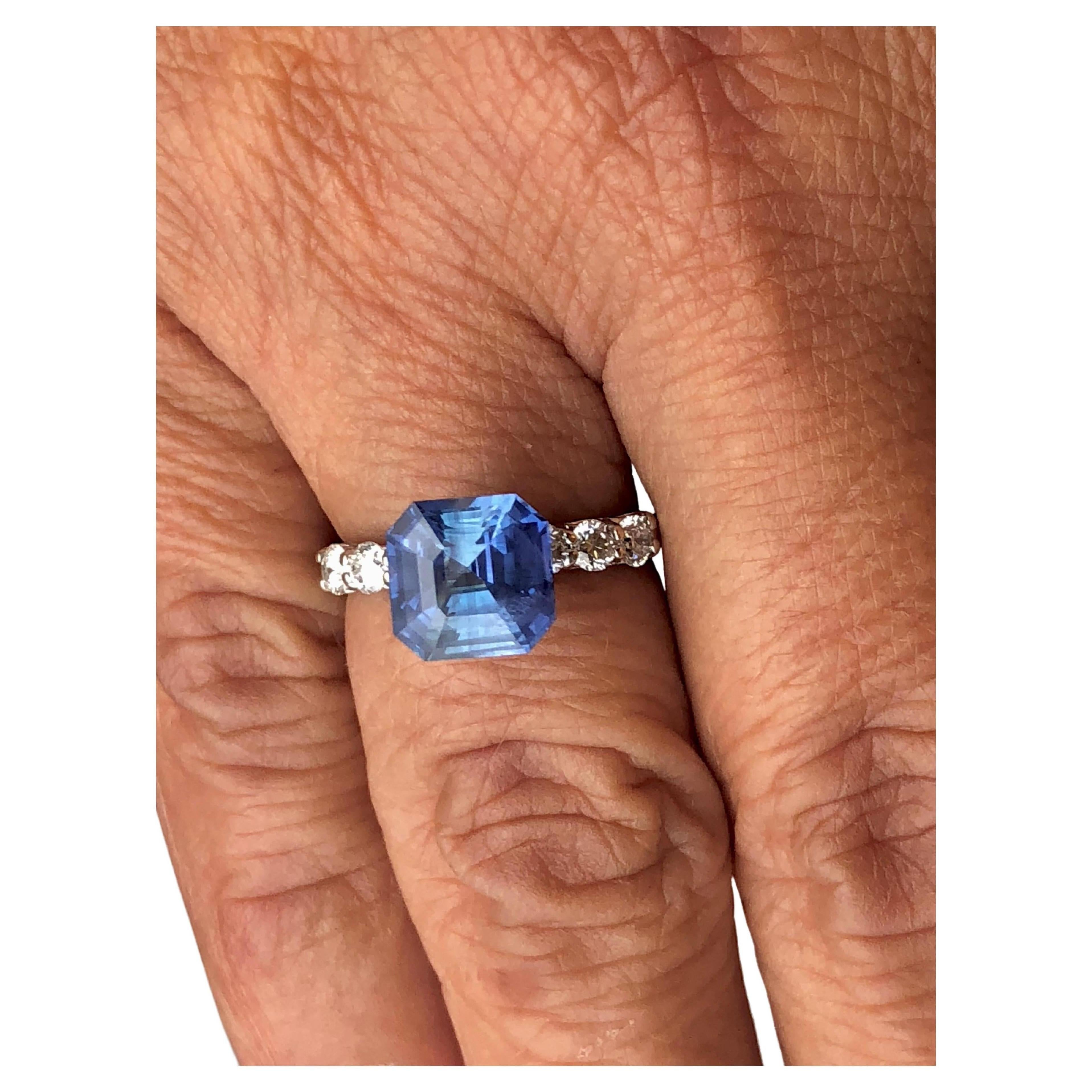 4,77 Karat Sri Lanka Ceylon-Blauer Saphir Strahlender und Diamantring Damen