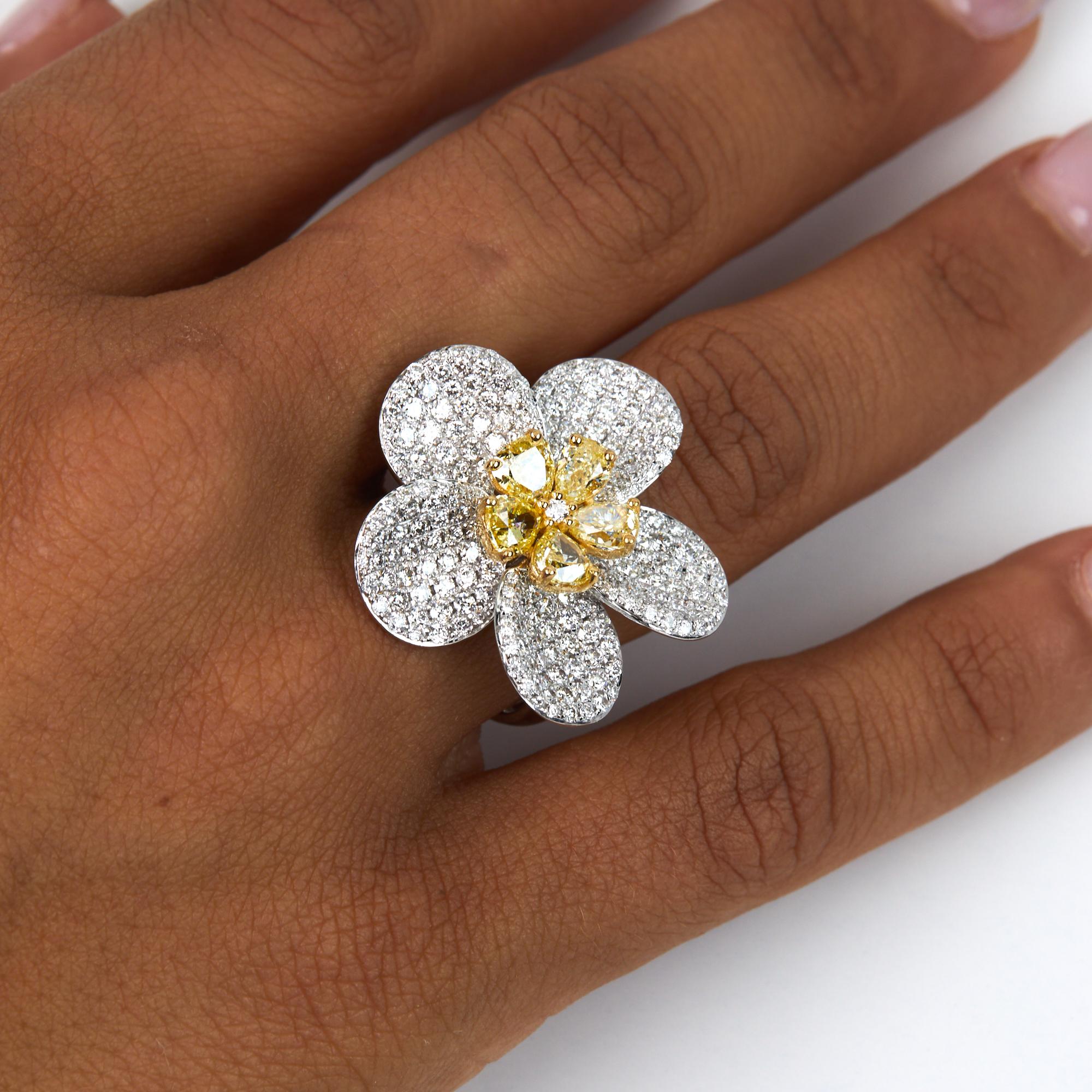 4.77 Carat Diamond Floral Cocktail Ring In New Condition For Sale In Palm Desert, CA