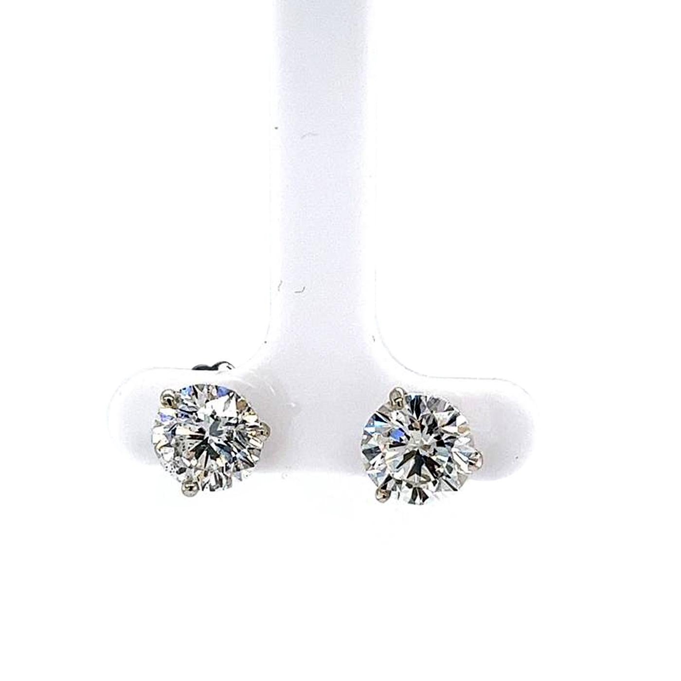 Modernista 4.77ct Gia Certified Round Diamond Martini Setting 3 Prong Studs Earrings in vendita
