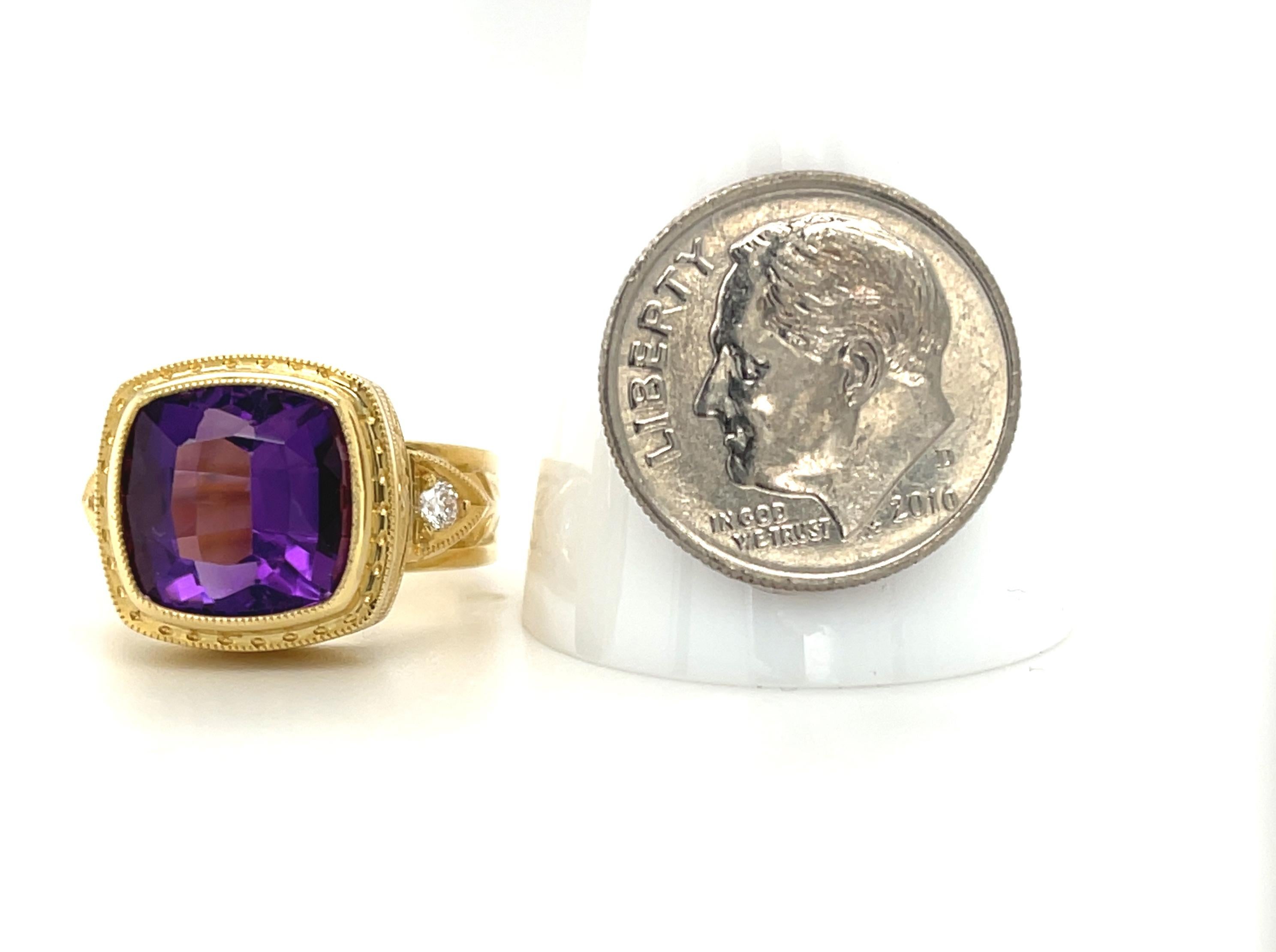 4.78 Carat Amethyst Square Cushion and 18k Yellow Gold Engraved Band Ring In New Condition For Sale In Los Angeles, CA