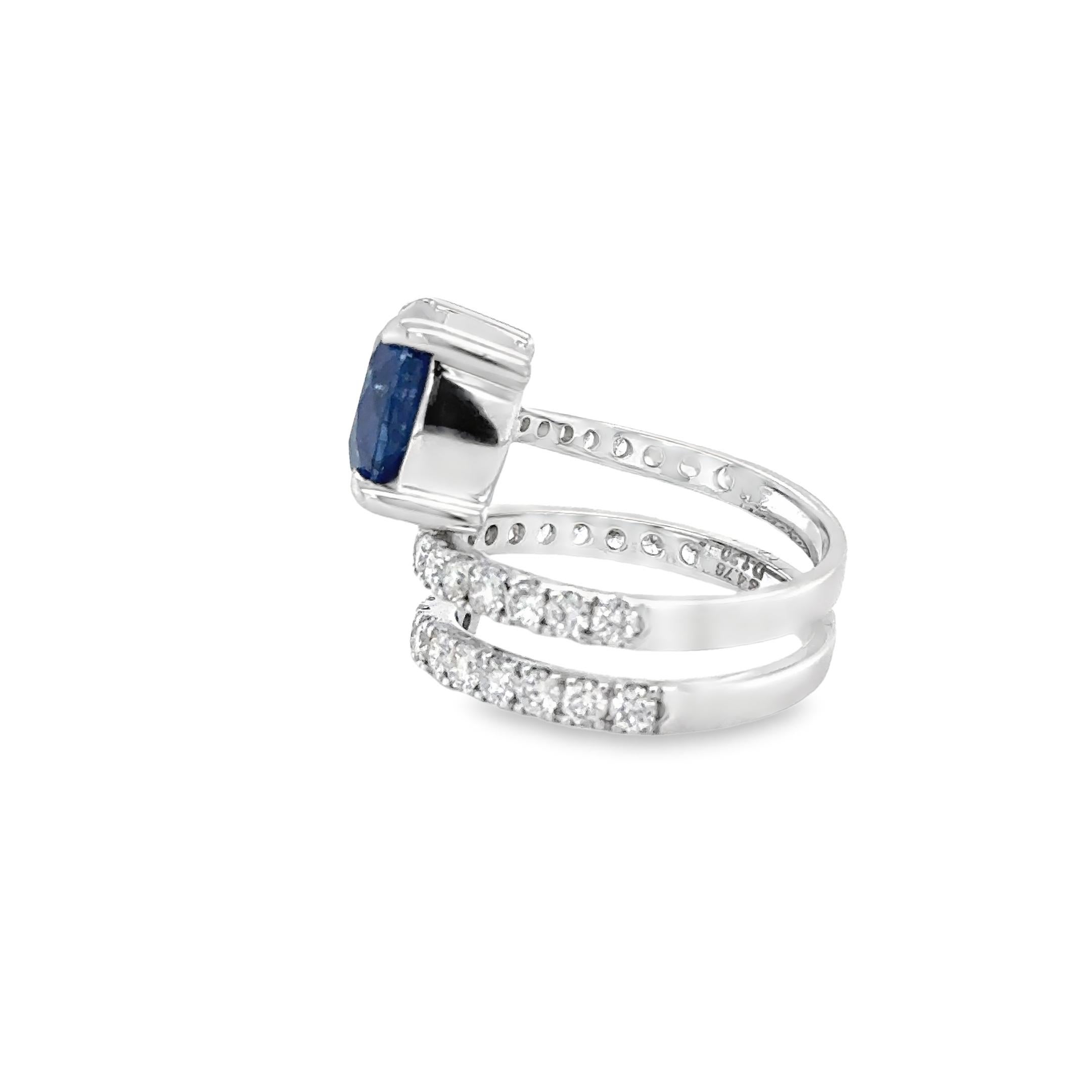 Modern 4.78 Carat Blue Sapphire & Diamond White Gold Spiral ring For Sale