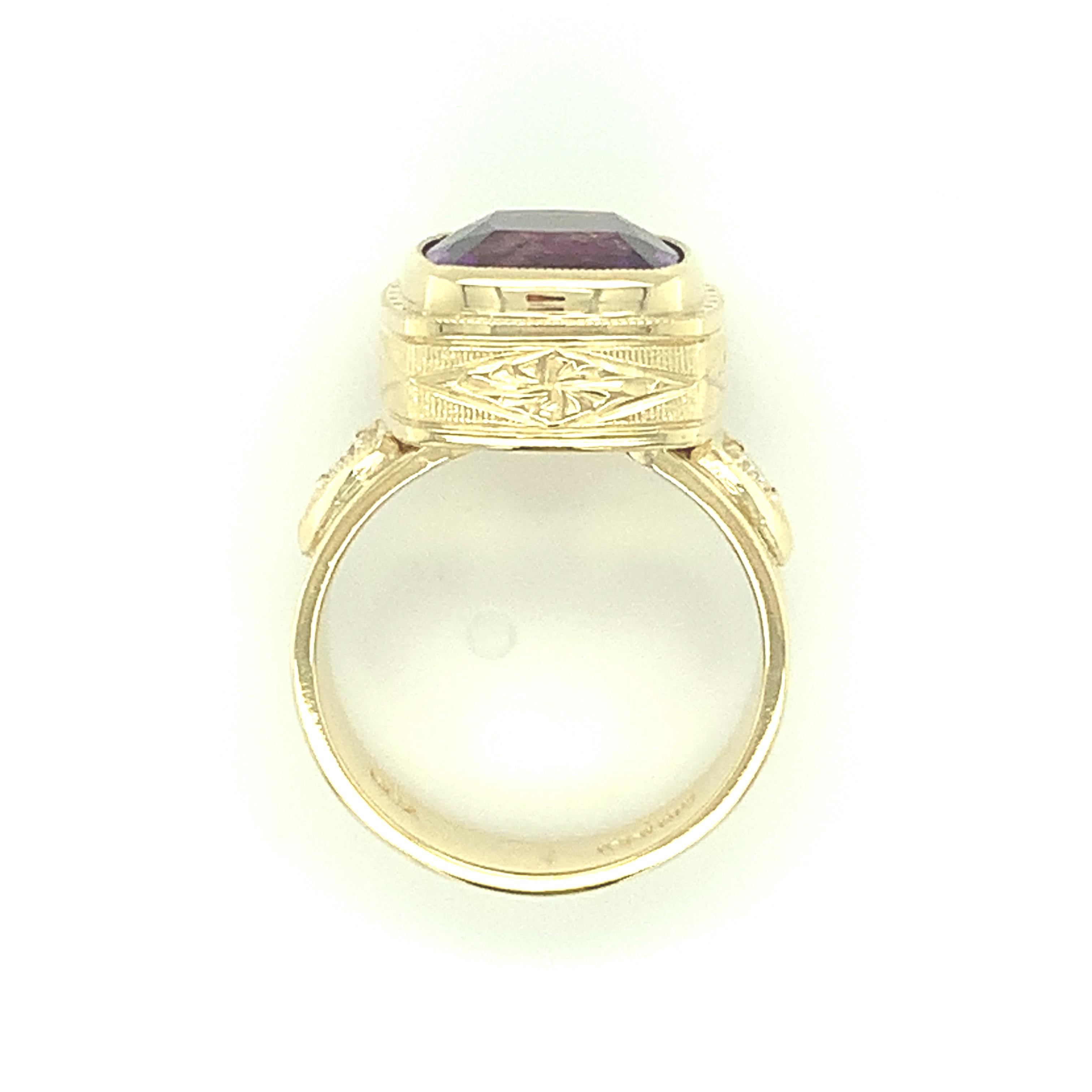 Cushion Cut 4.78 Carat Amethyst Square Cushion and 18k Yellow Gold Engraved Band Ring For Sale