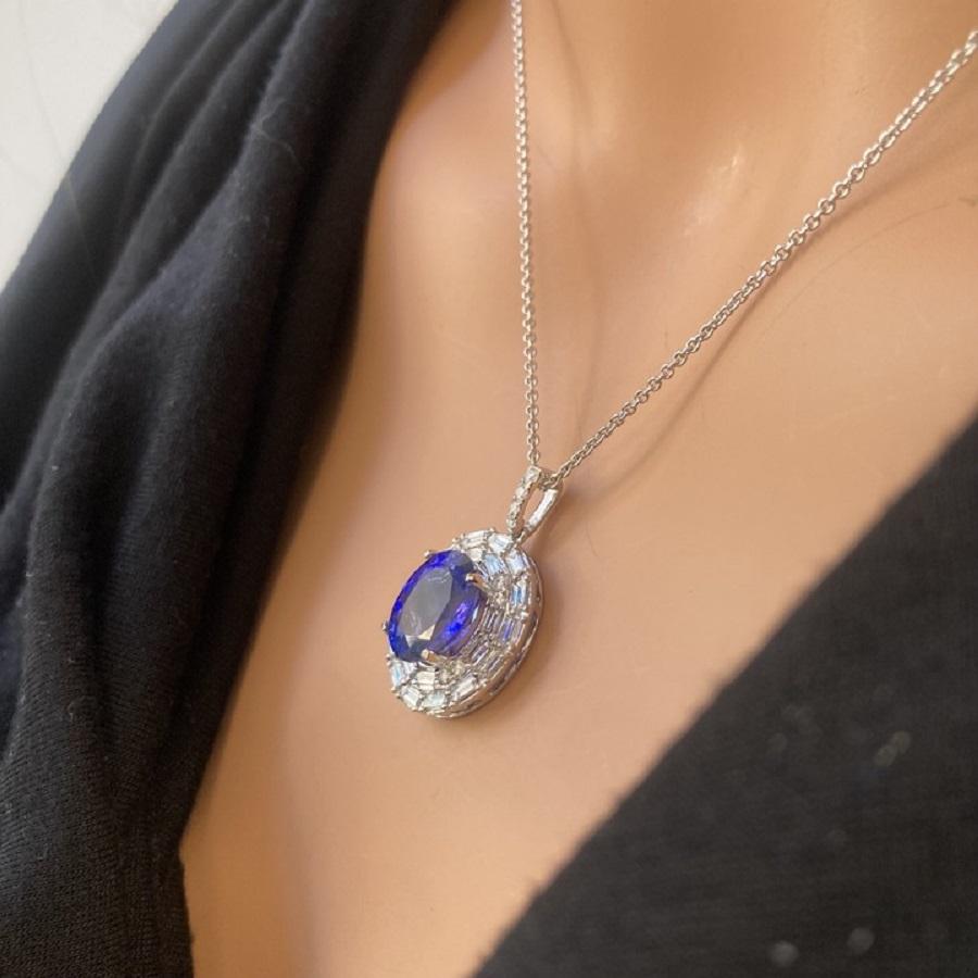 Ovaler 4,78 Karat Oval  Form Blauer Tansanit & Diamant-Anhänger in 18k Weißgold im Zustand „Neu“ im Angebot in Chicago, IL