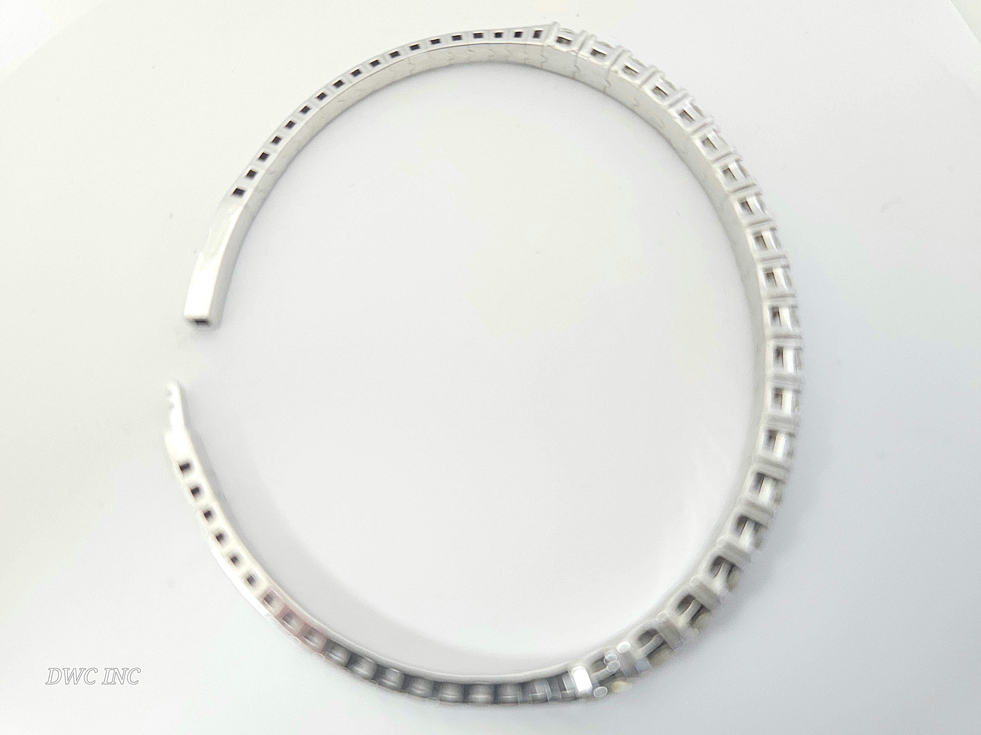 4.78 Carat Round Brilliante Cut Diamond Mini bangle Bracelet 14 Karat White Gold Unisexe en vente