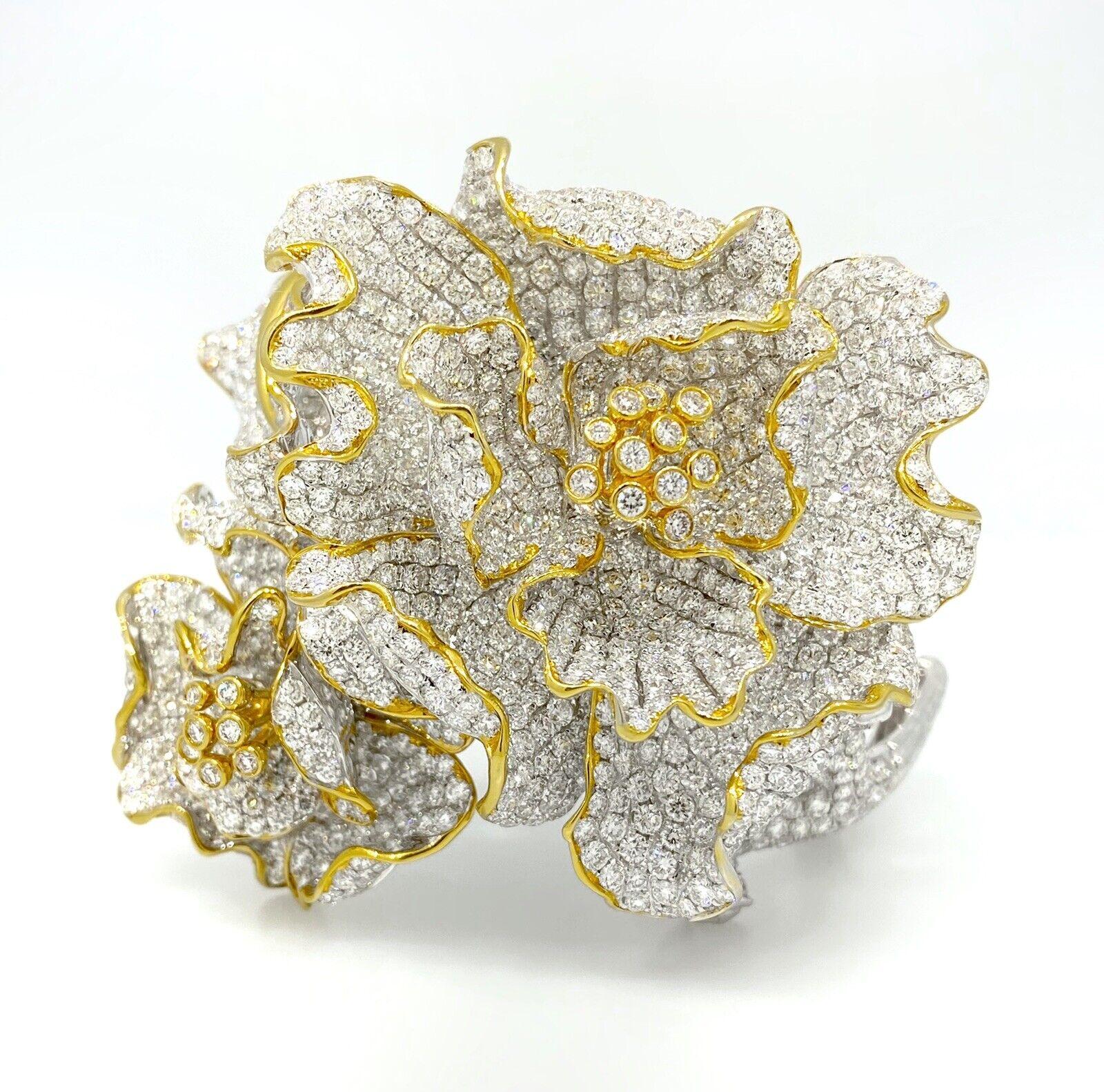 Women's 47.80 Carats Diamond Flower Bangle Bracelet in 18k White & Yellow Gold For Sale