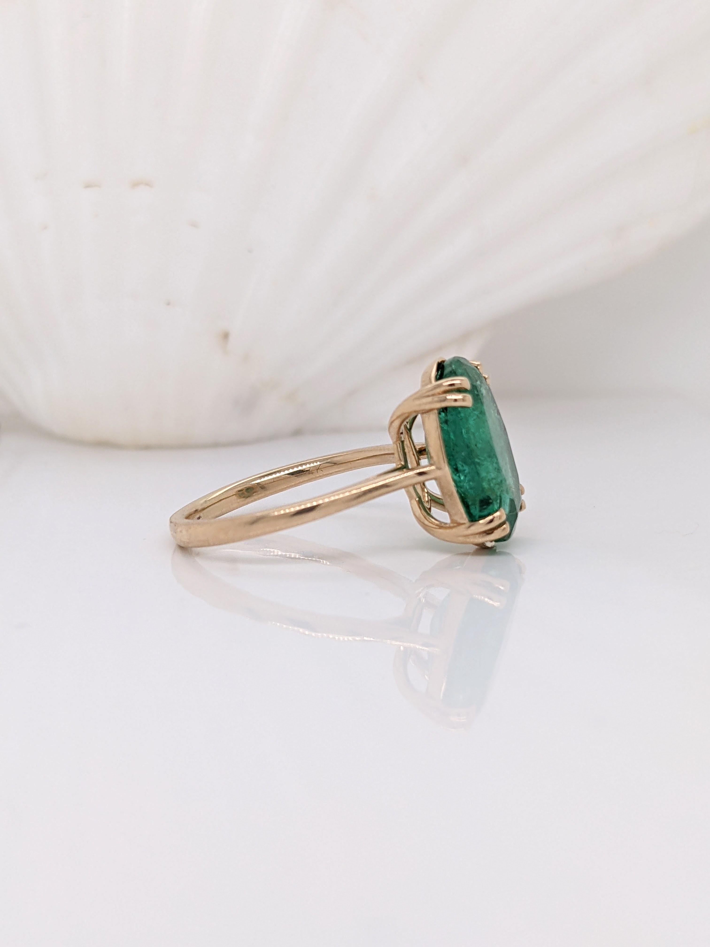 Victorien 4.78ct Emerald Ring in Solid 14k Yellow Gold Solitaire Emerald Oval 14x10mm en vente