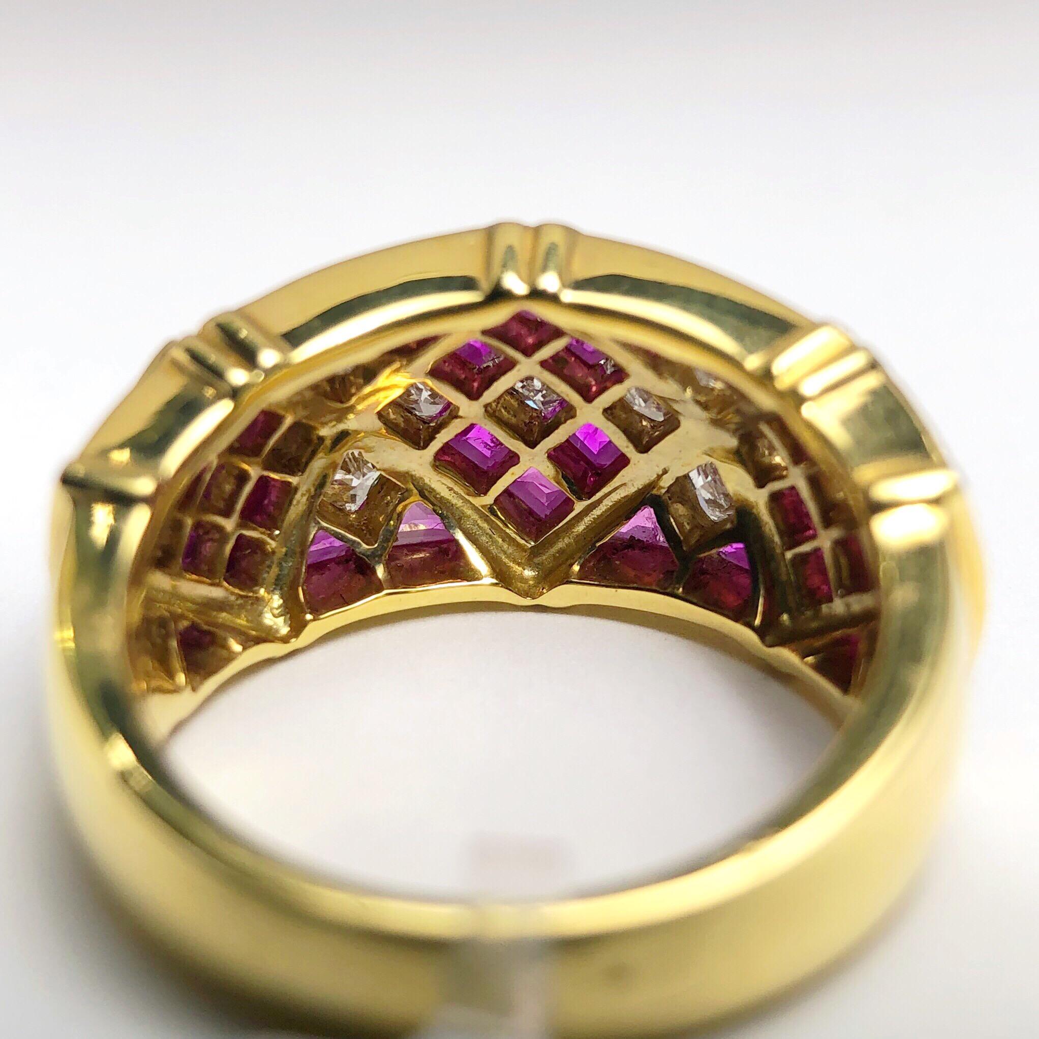 Taille princesse 4.78Ct. Saphir rose et 1,20 carat Bague jonc en or 18 carats à motif arlequin et diamants en vente