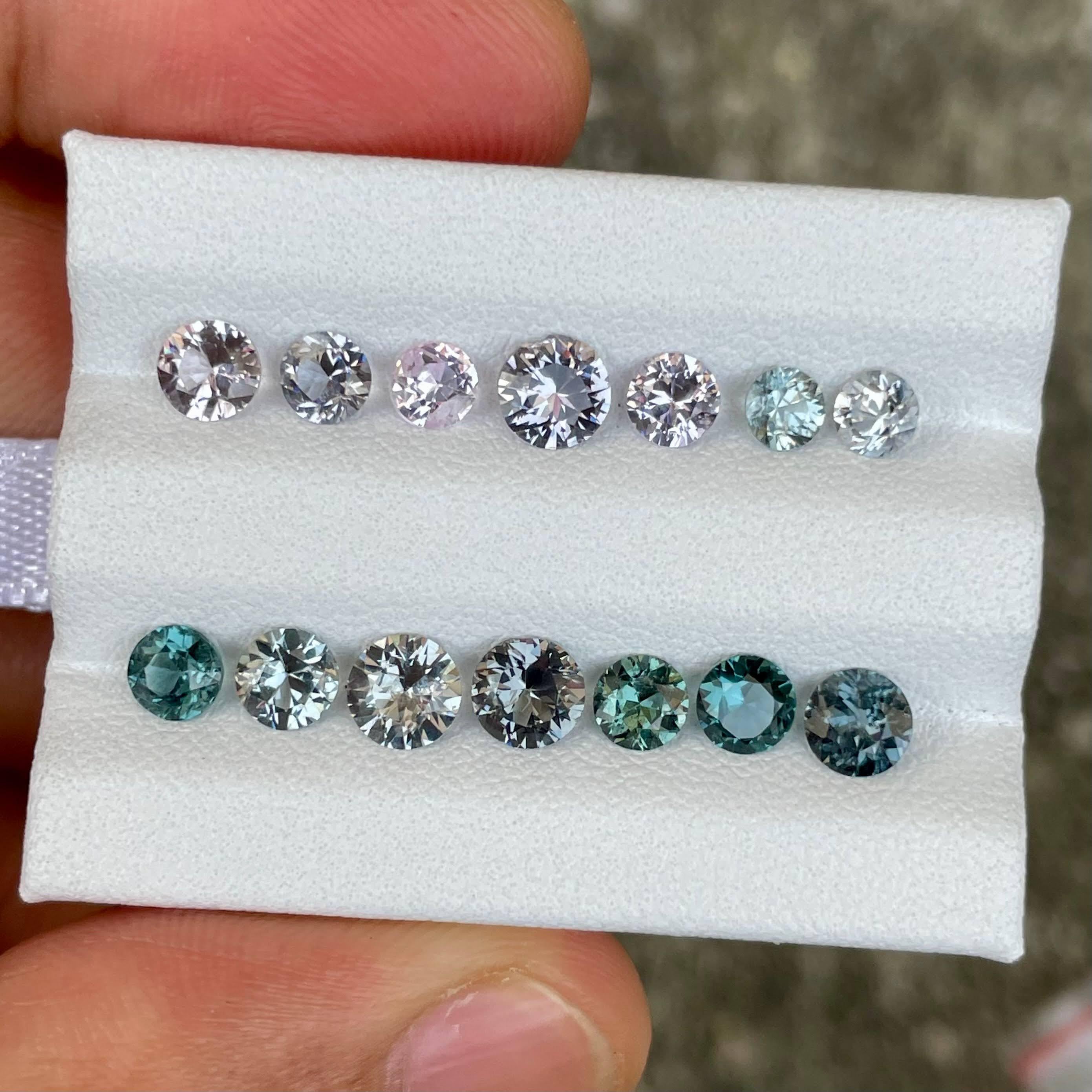 Lot de 14 pièces de spinelles multicolores taille ronde de Birmanie 4,79 carats en vente 1