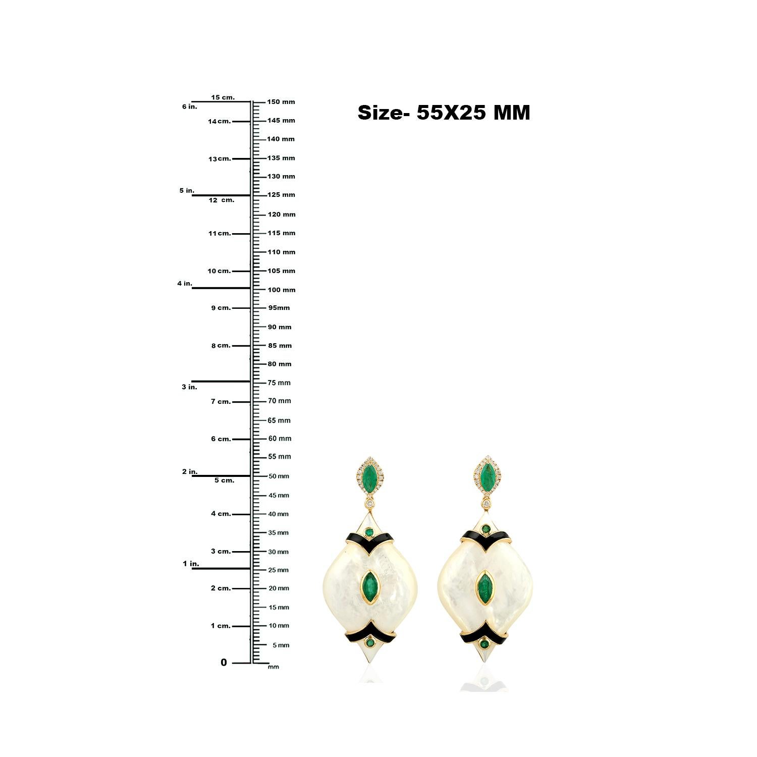 Mixed Cut 47.95 ct marquise Shaped Pearl Dangle Earrings With Emerald & Black onyx For Sale