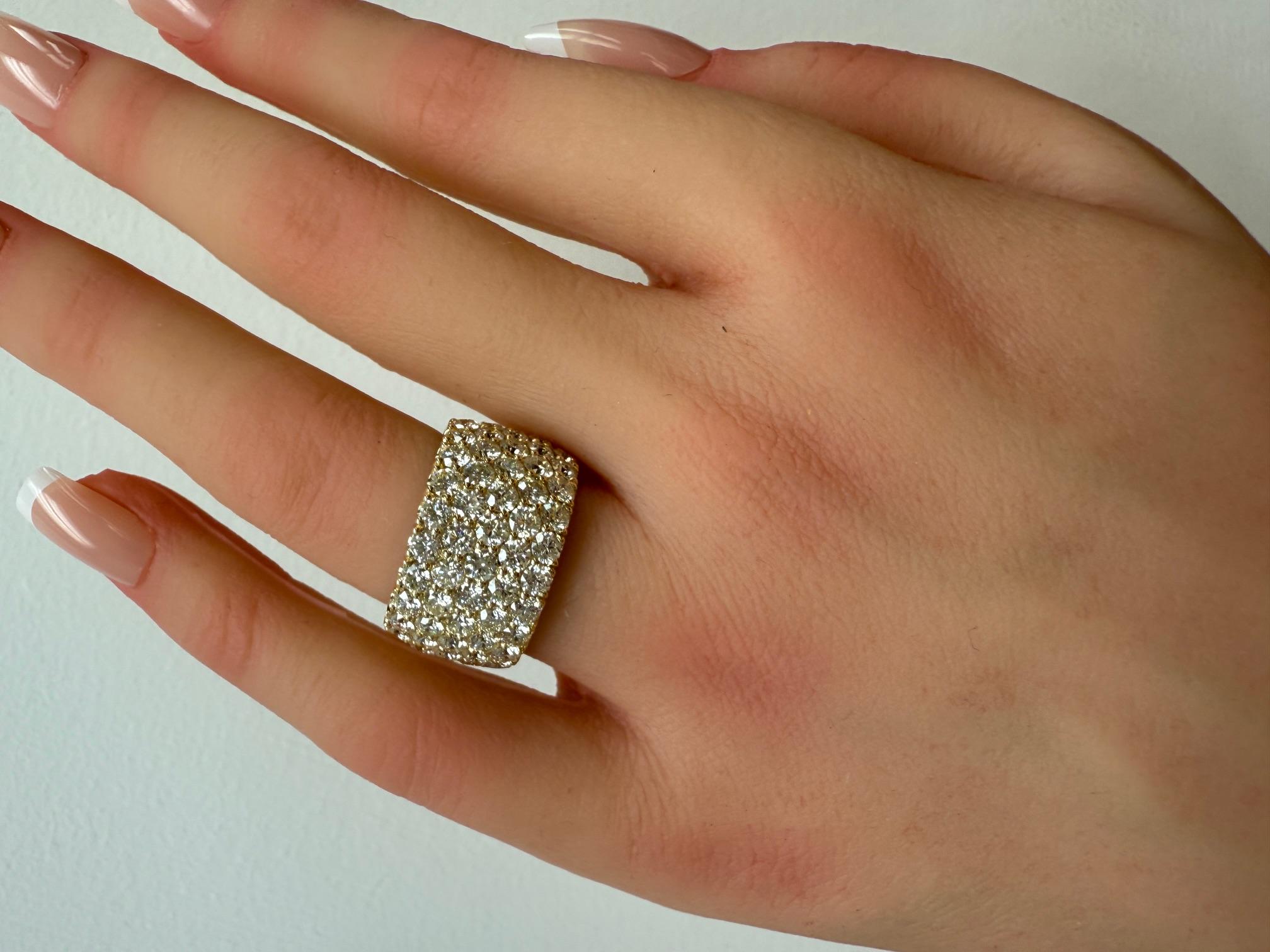 4,79ct.  Bandeau en or jaune 14K avec diamants pavés en vente 2