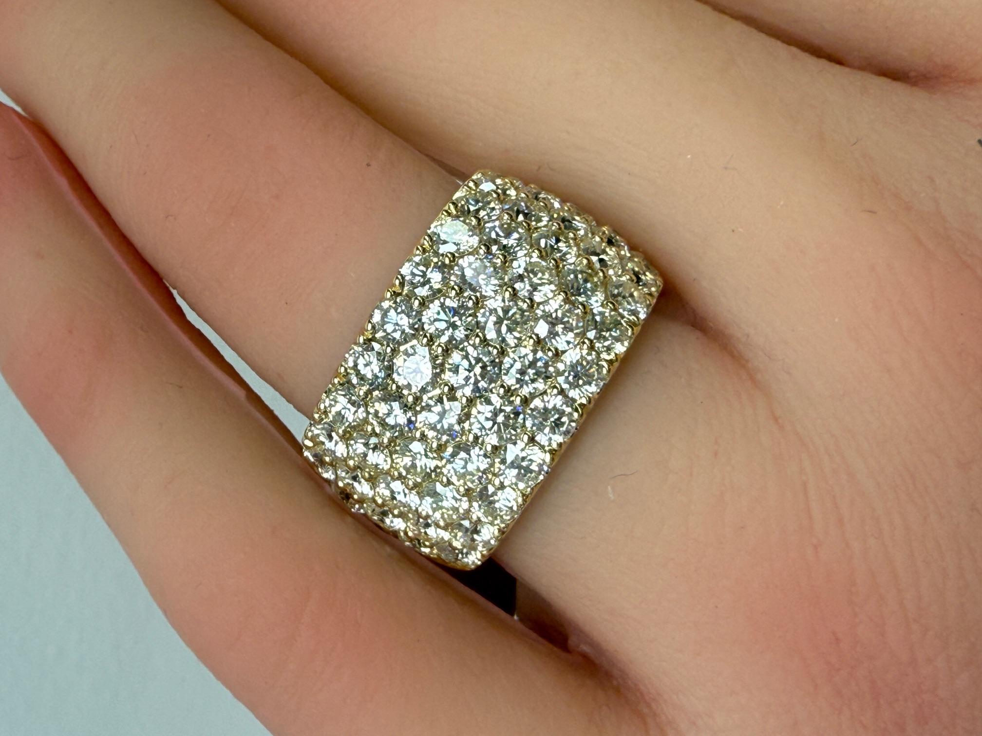 4,79ct.  Bandeau en or jaune 14K avec diamants pavés en vente 3