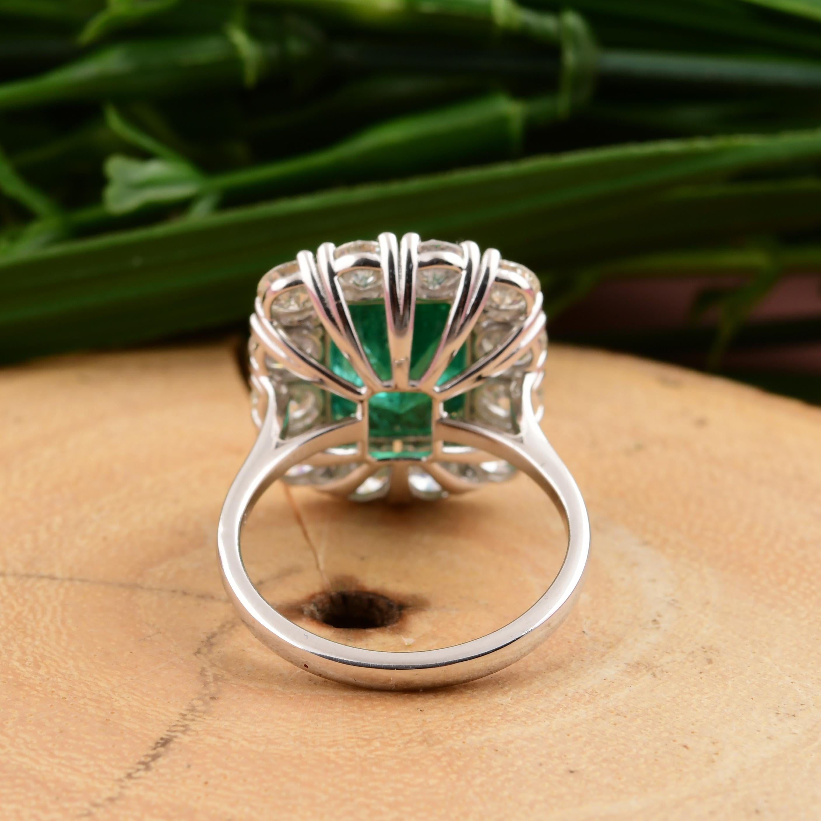 En vente :  4.79cts Zambian Emerald 2.68cts Diamond Halo Engagement Ring 14k White Gold 4