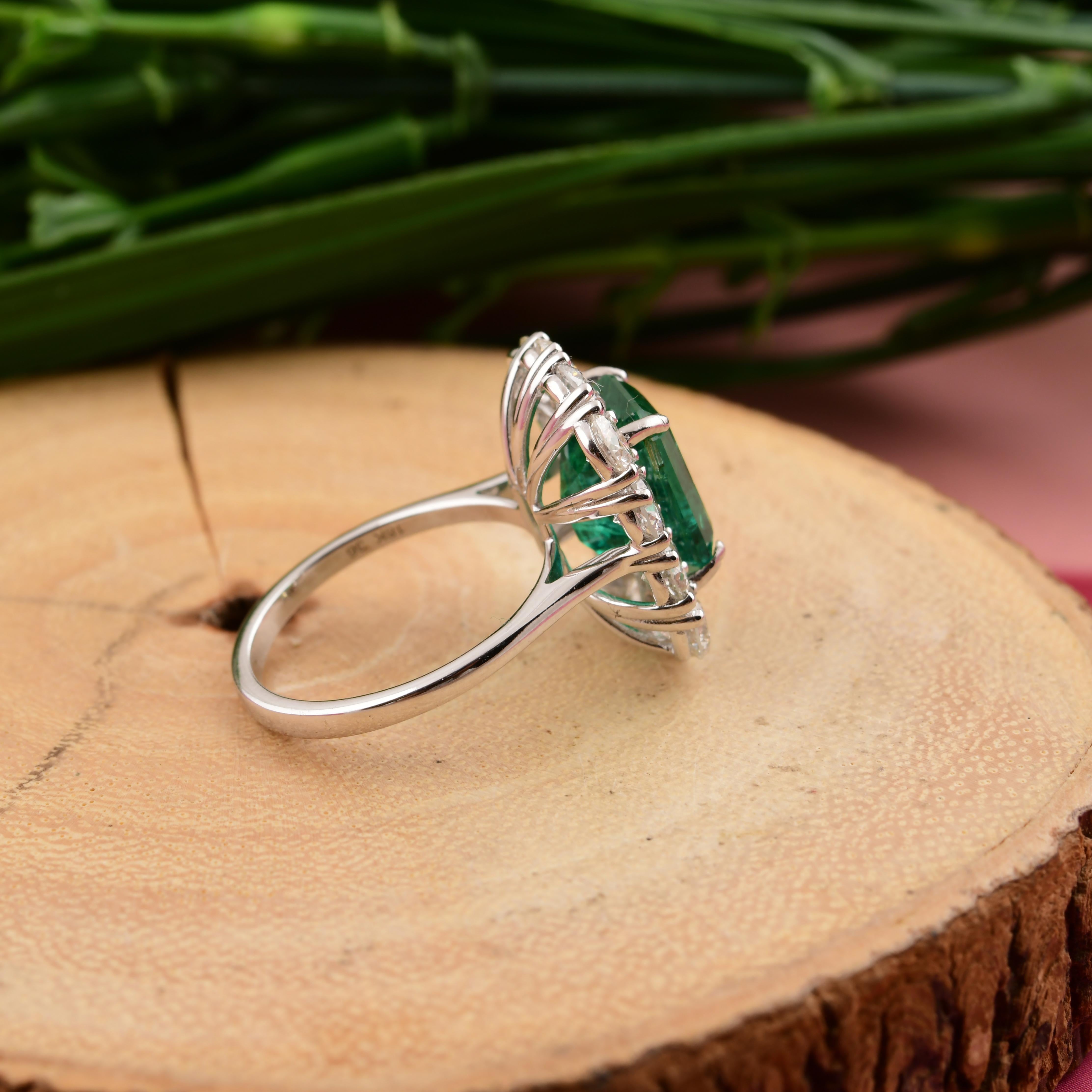 En vente :  4.79cts Zambian Emerald 2.68cts Diamond Halo Engagement Ring 14k White Gold 5