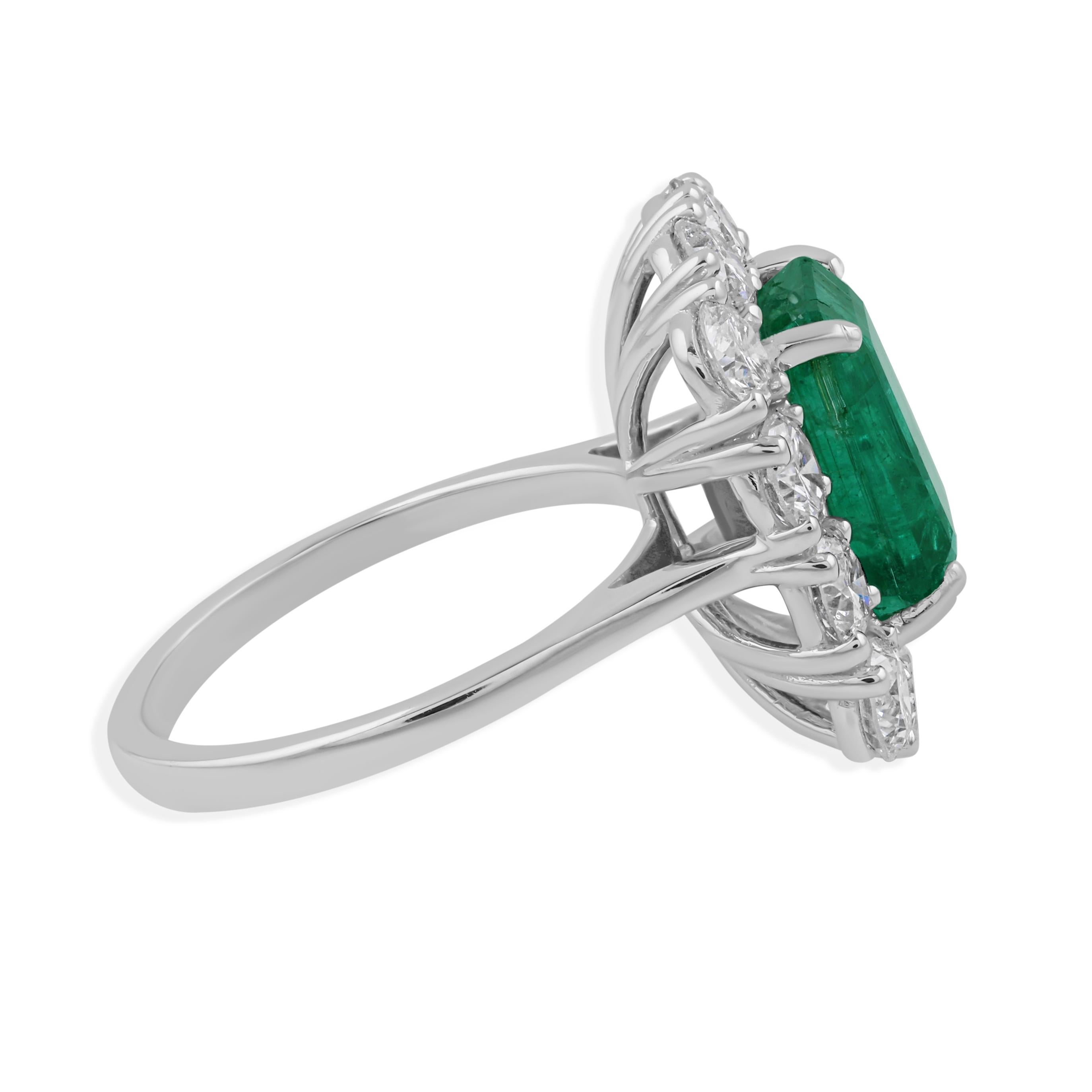 En vente :  4.79cts Zambian Emerald 2.68cts Diamond Halo Engagement Ring 14k White Gold 9