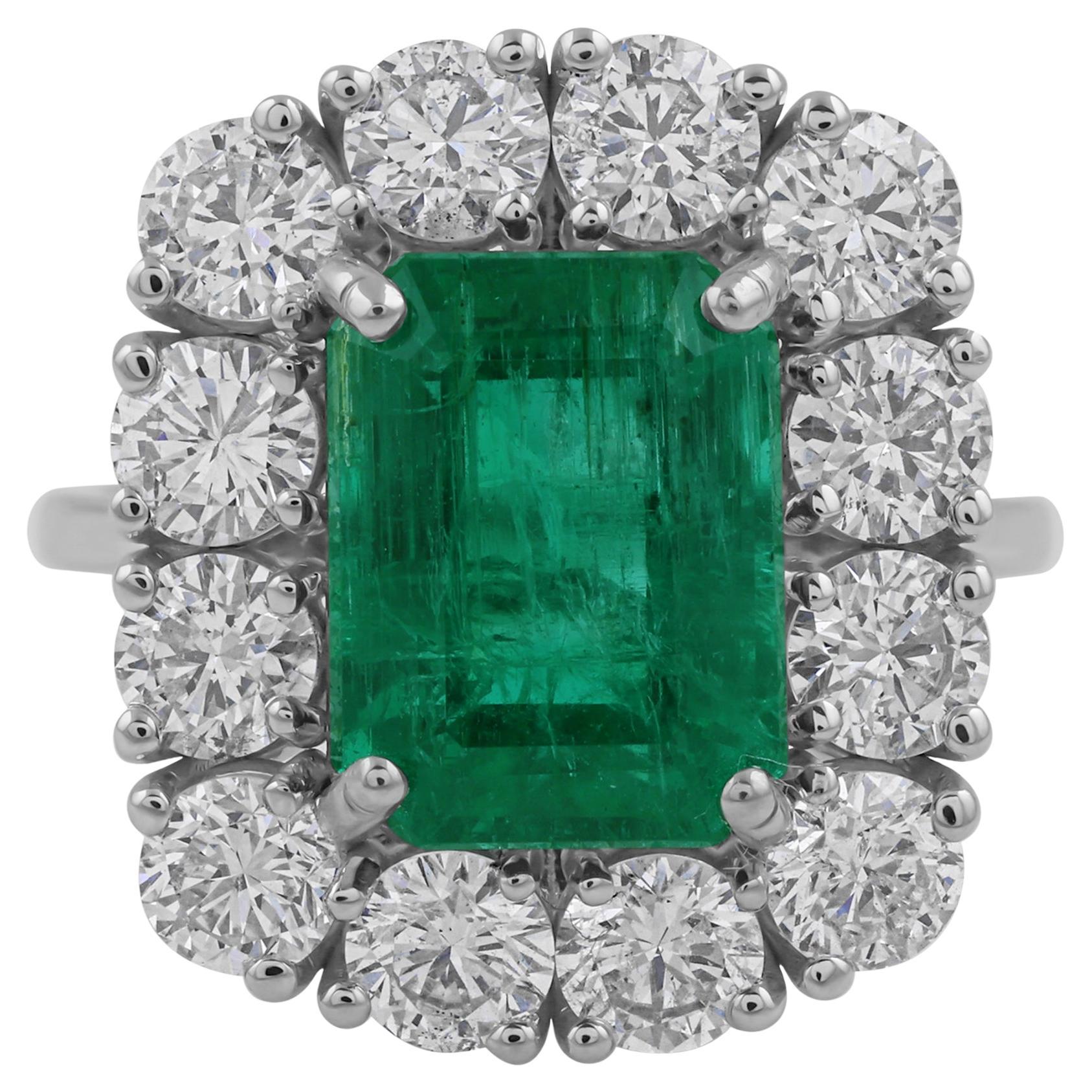 in vendita:  Smeraldo dello Zambia da 4,79 carati e anello di fidanzamento aureolato con diamanti da 2,68 carati in oro bianco 18 carati