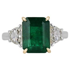 Anello a tre pietre con smeraldo e diamante in platino 18 carati da 4,79tcw - Smeraldo verde ricco
