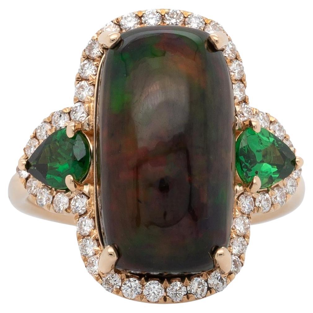 Bague en opale noire d
Ethiopie de 4,7cts avec accents de diamants naturels : Or massif 14k en vente