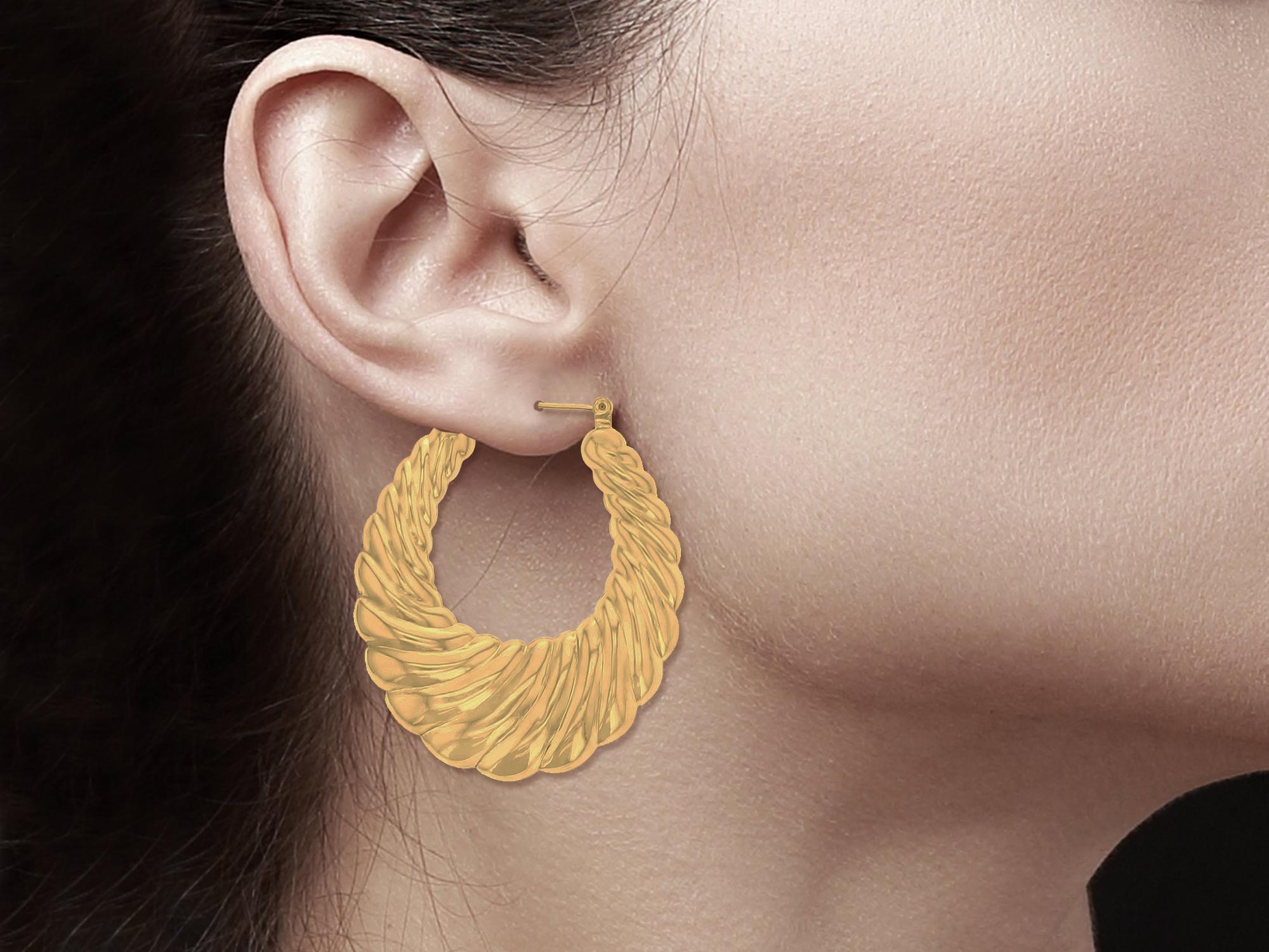 47MM Polished Shrimp Creole Earrings 14k Yellow Gold In New Condition For Sale In Sugar Land, TX