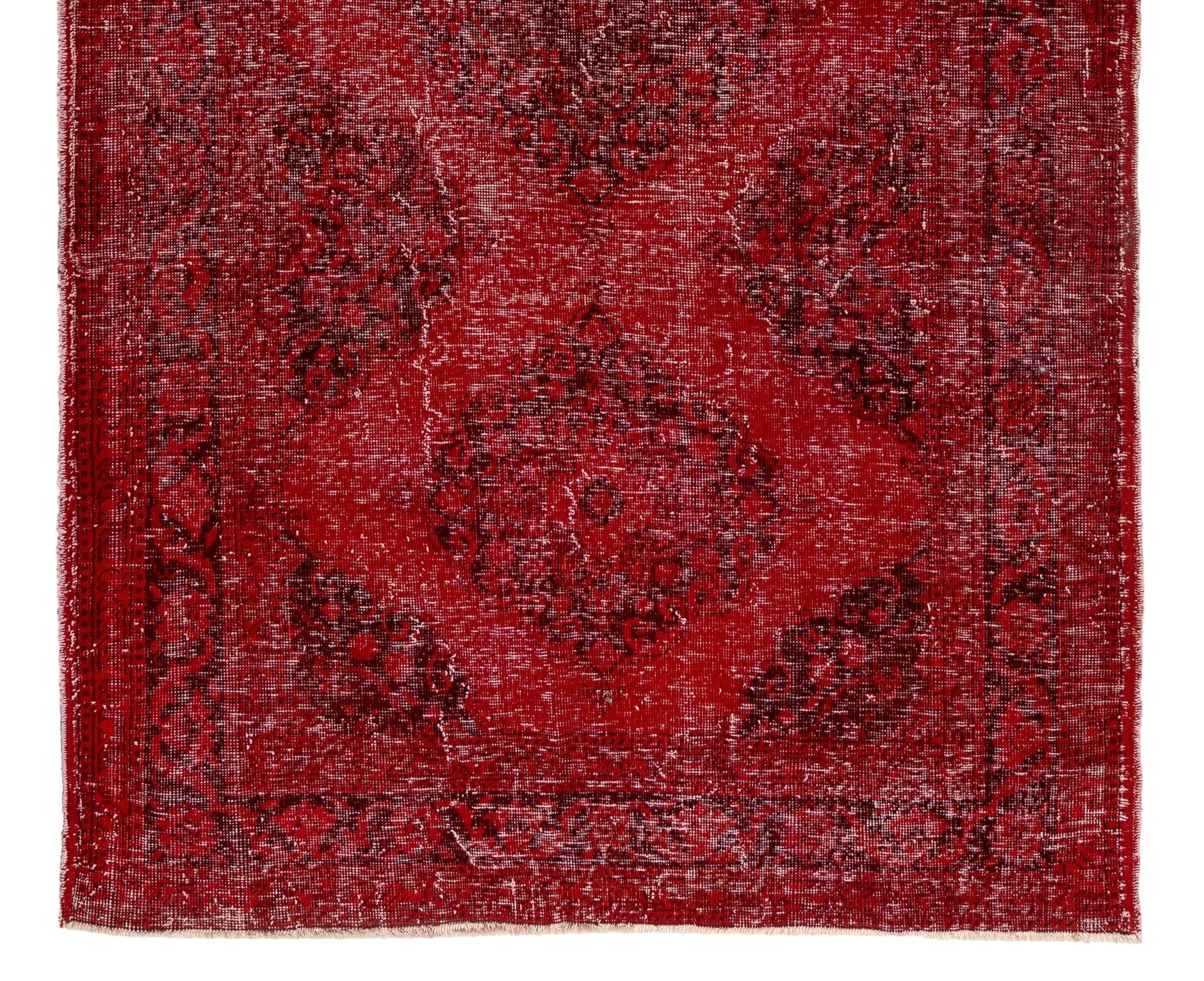 4.7x12.5 Ft Modern Handmade Vintage Turkish Runner Rug in Red for Hallway Decor In Good Condition For Sale In Philadelphia, PA