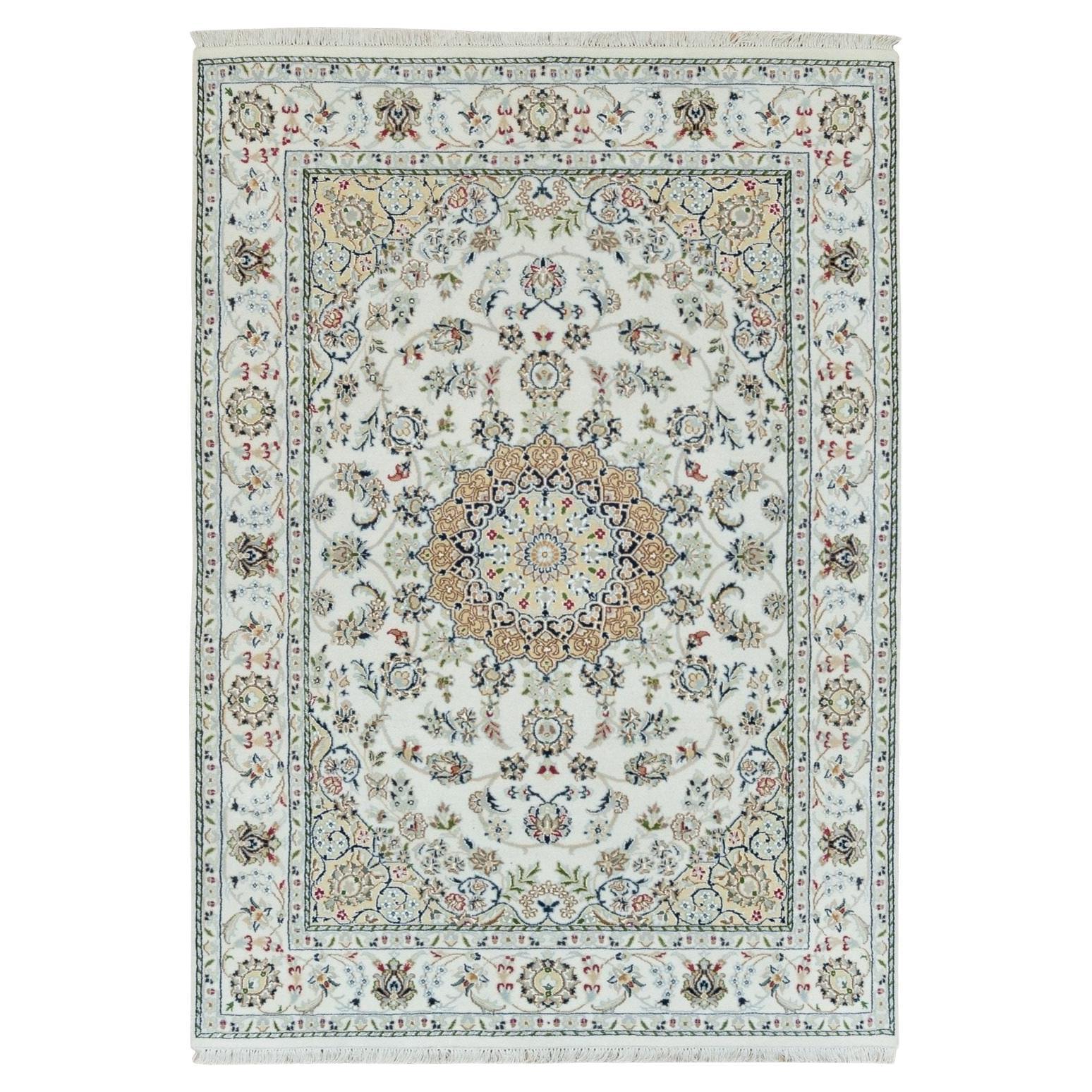 4'7 "x6'8" Blanco Polvo, Diseño Nain, 250 KPSI, Alfombra Anudada a Mano 100% Lana