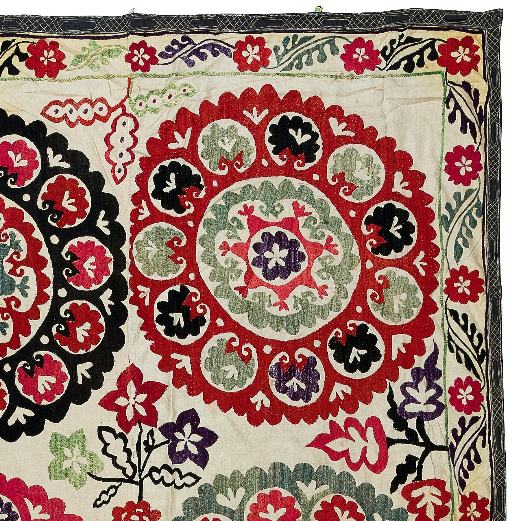 Uzbek 4.7x7.4 Ft Silk Embroidery Wall Hanging, Suzani Tablecloth, Vintage Bedspread For Sale