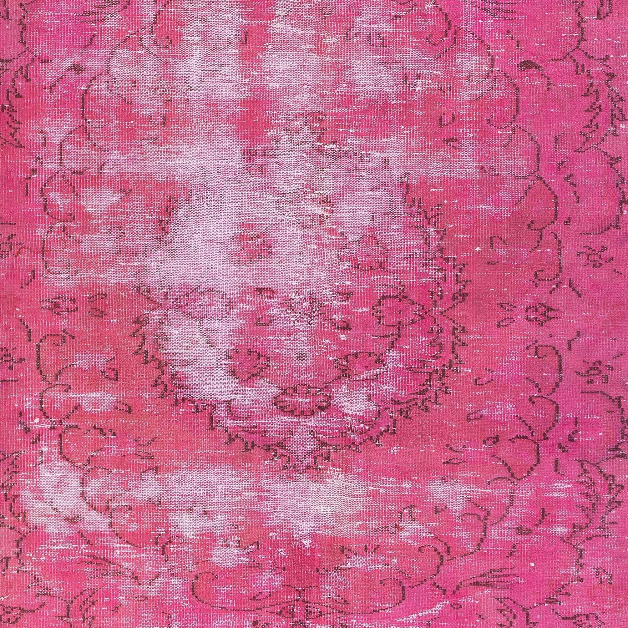 Turco Tappeto Vintage Rosa Distressed 4.7x7.7 Ft per Interni Moderni. Realizzato a mano in Turchia in vendita