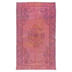 4.7x8 Ft Handgefertigter rosafarbener Overdyed-Teppich aus Zentralasien, Mitte des 20. Jahrhunderts