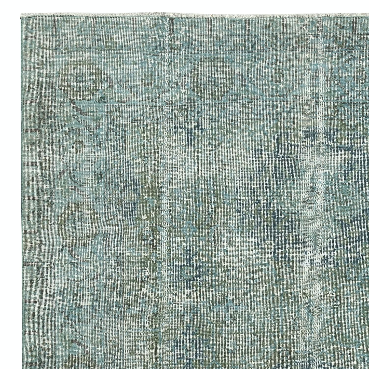 Türkischer 4,7x8.2 Ft Vintage-Teppich in Tealblau, rot getönt, für moderne Innenräume (Handgeknüpft) im Angebot