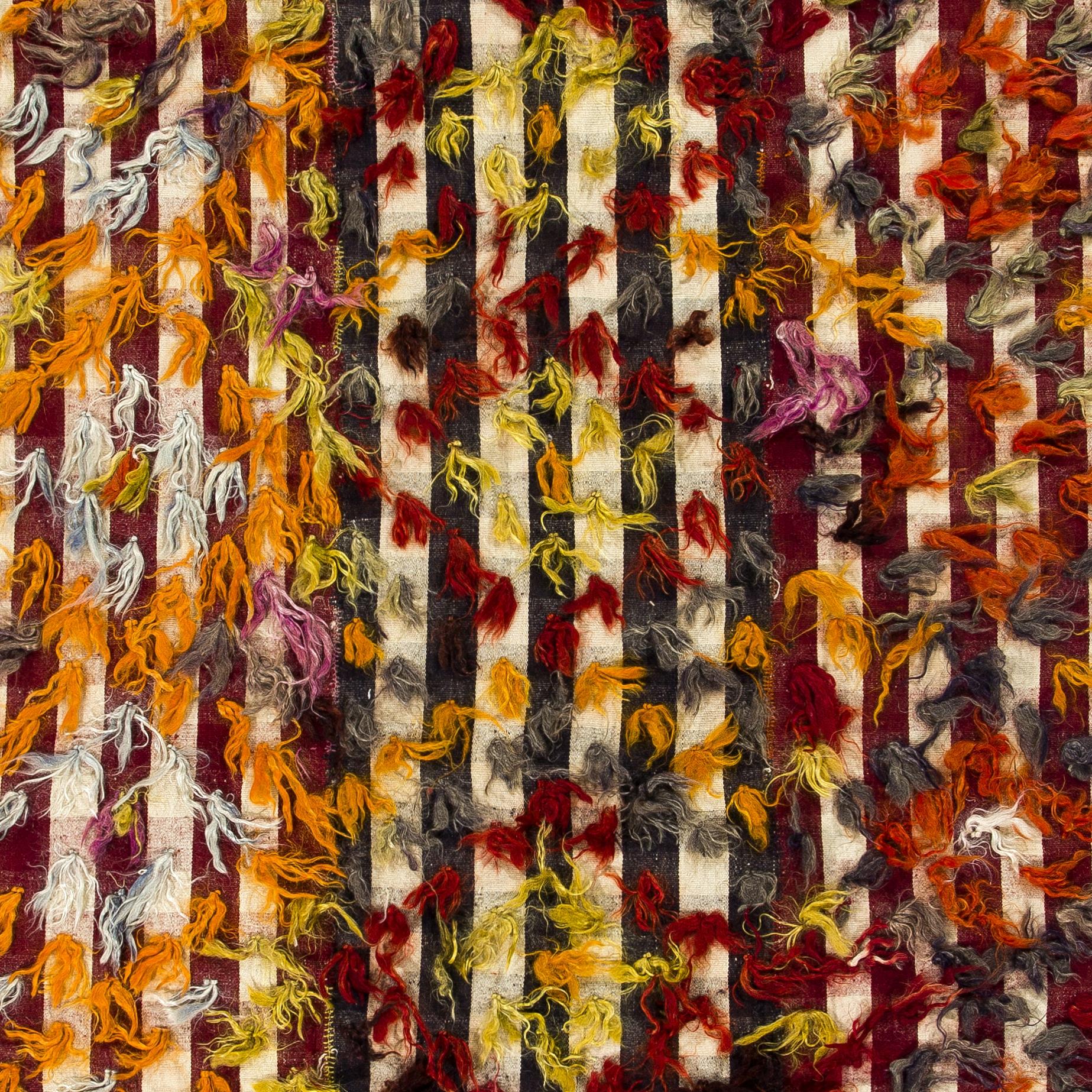 Turc Tapis Kilim vintage fait main de 4,7 x 9,2 m avec pompons colorés. Housse de sol, de lit et de canapé en vente