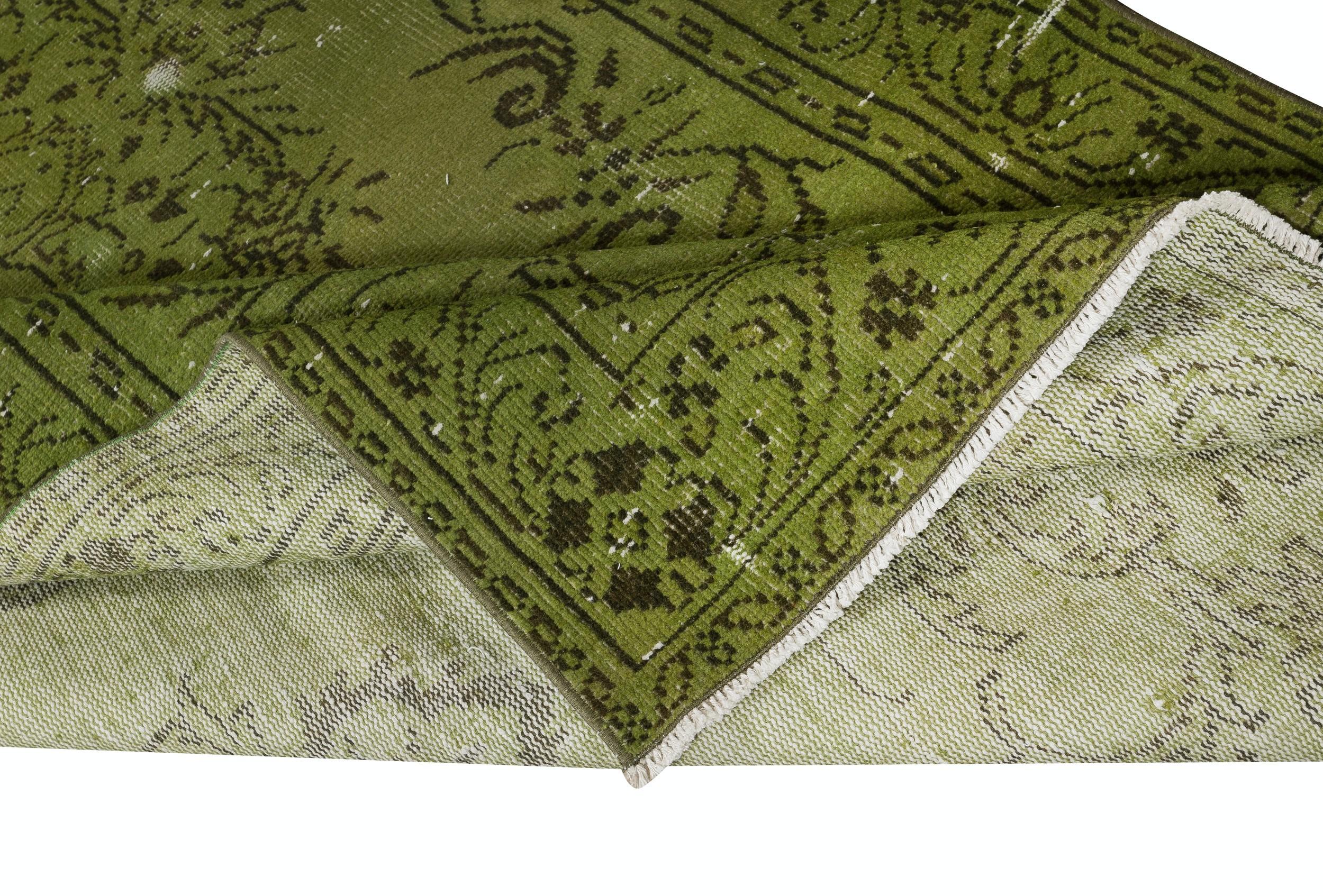 Turkish 4.7x9.8 Ft Green Color Modern Rug with Medallion Design. Hand-Knotted in Turkey For Sale