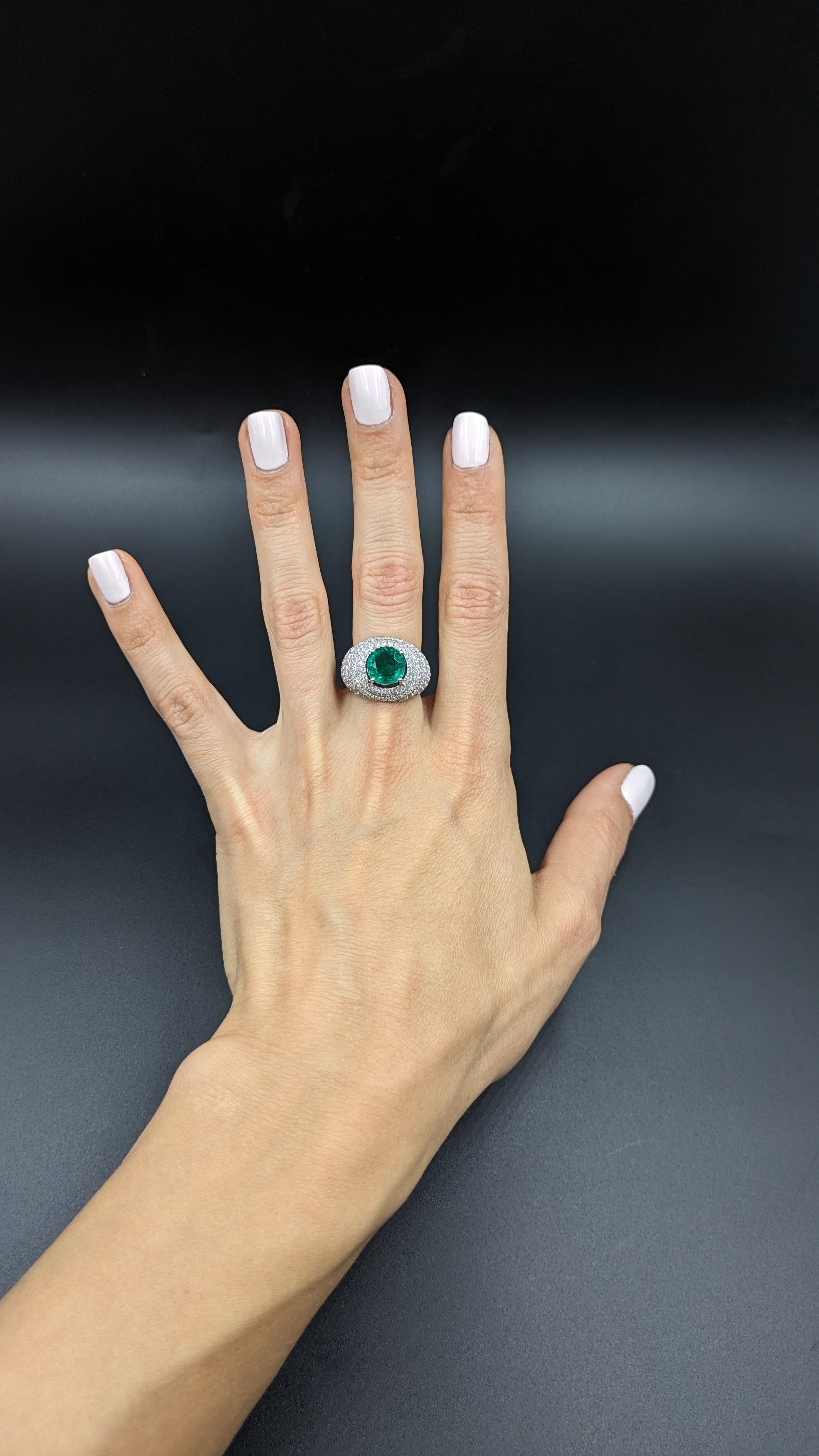 4,8 Karat Smaragd und 3,25 Karat Diamantring in 18K Gold im Angebot 4