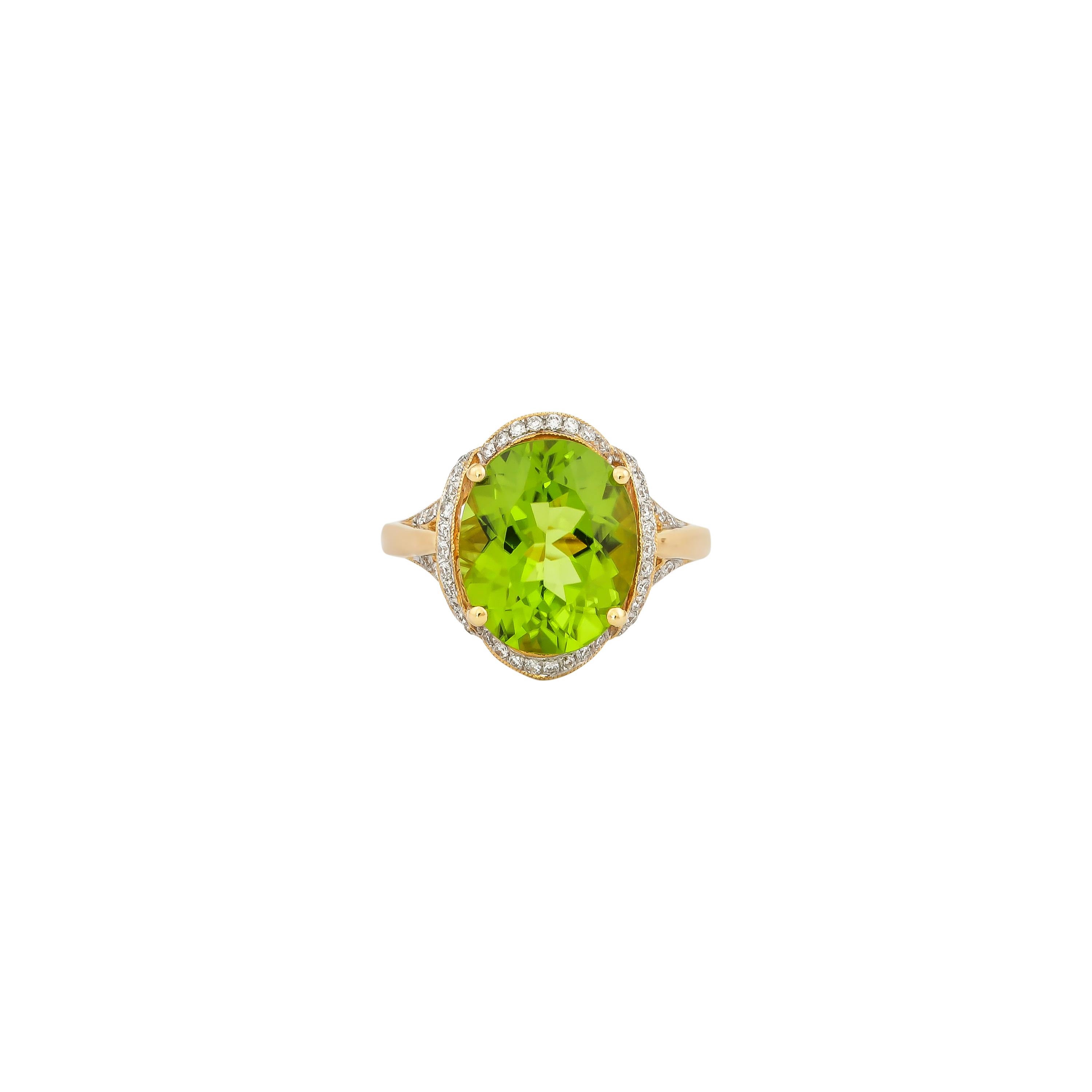 Oval Cut Sunita Nahata Peridot 4.80ct. Fancy Ring in 18Karat Yellow Gold with Diamond. For Sale