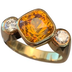 4,8 Karat Gelb-Orange Saphir und Diamant Ring, Ben Dannie