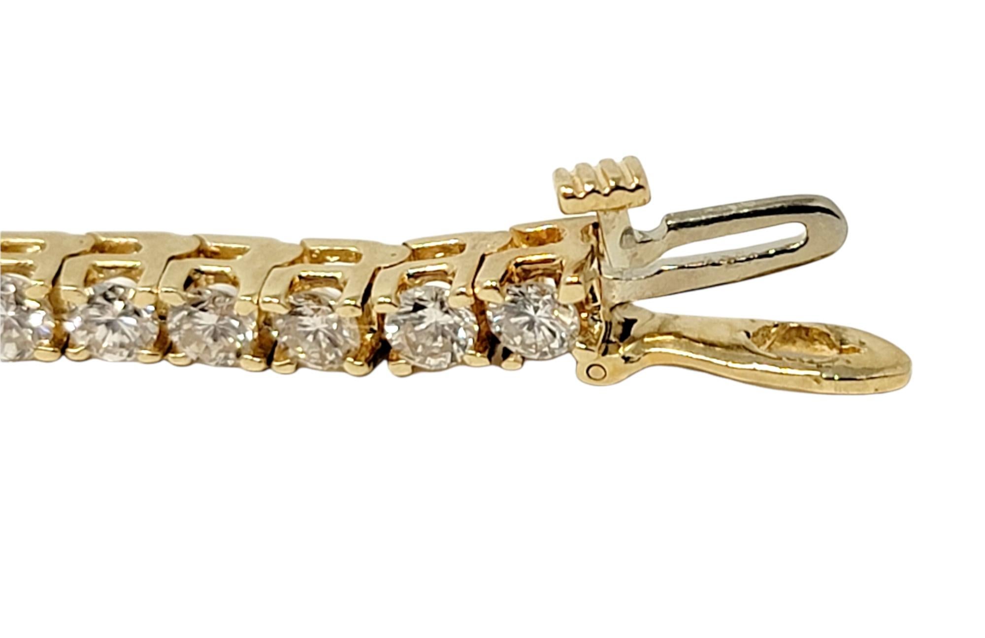 4.8 Carats Total Round Brilliant Diamond Tennis Bracelet in 14 Karat Yellow Gold In Good Condition For Sale In Scottsdale, AZ