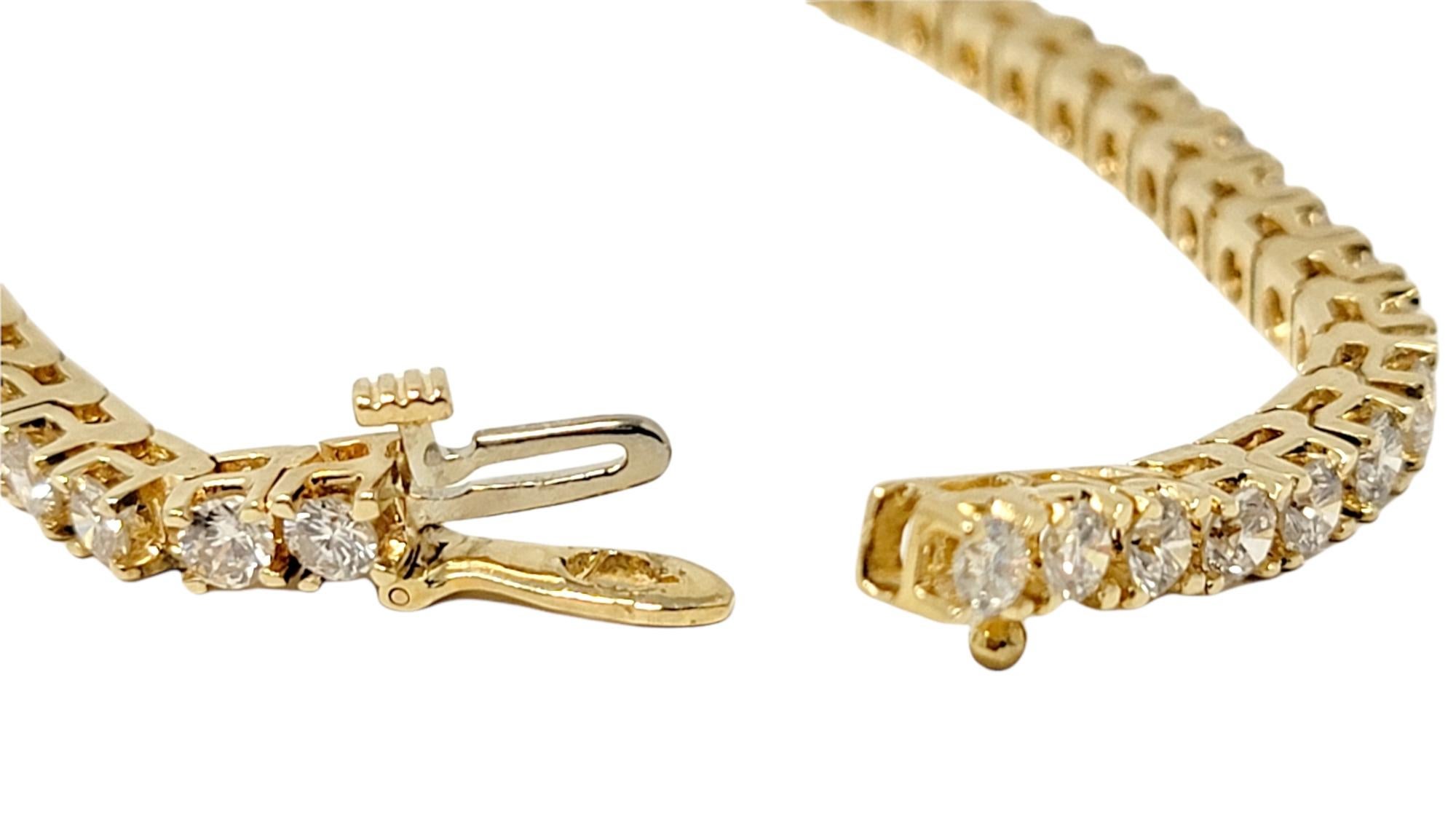 Bracelet tennis en or jaune 14 carats avec diamants brillants ronds de 4,8 carats au total en vente 1