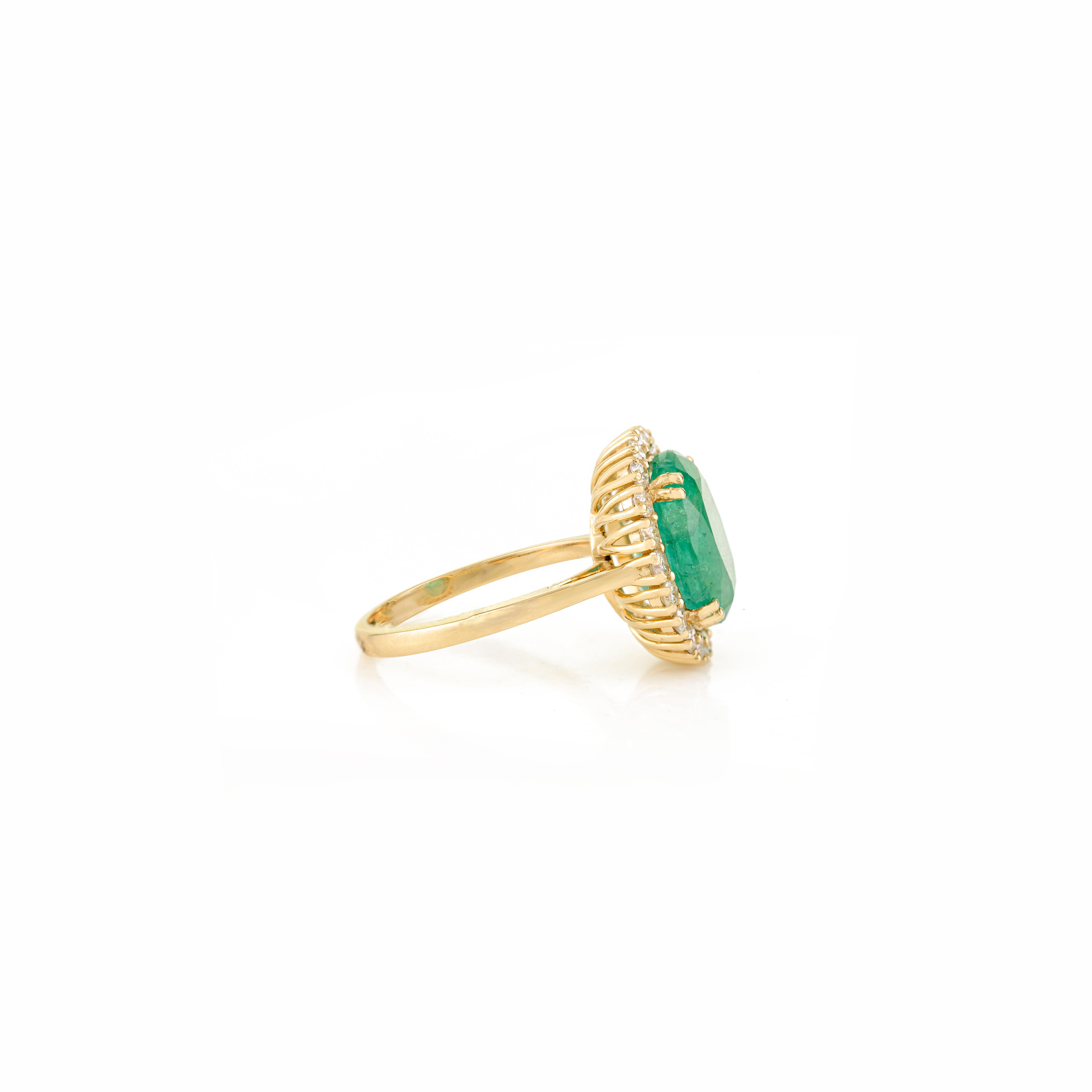 En venta: 4.8 CT 14K Solid Yellow Gold Oval Emerald & Halo Diamond Cocktail Ring for Her  9