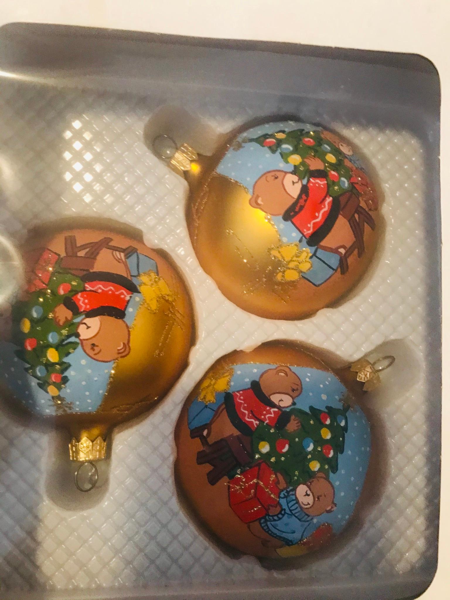 48 Pcs Vntage German Christmas Ornaments Balls In Good Condition For Sale In Boca Raton, FL