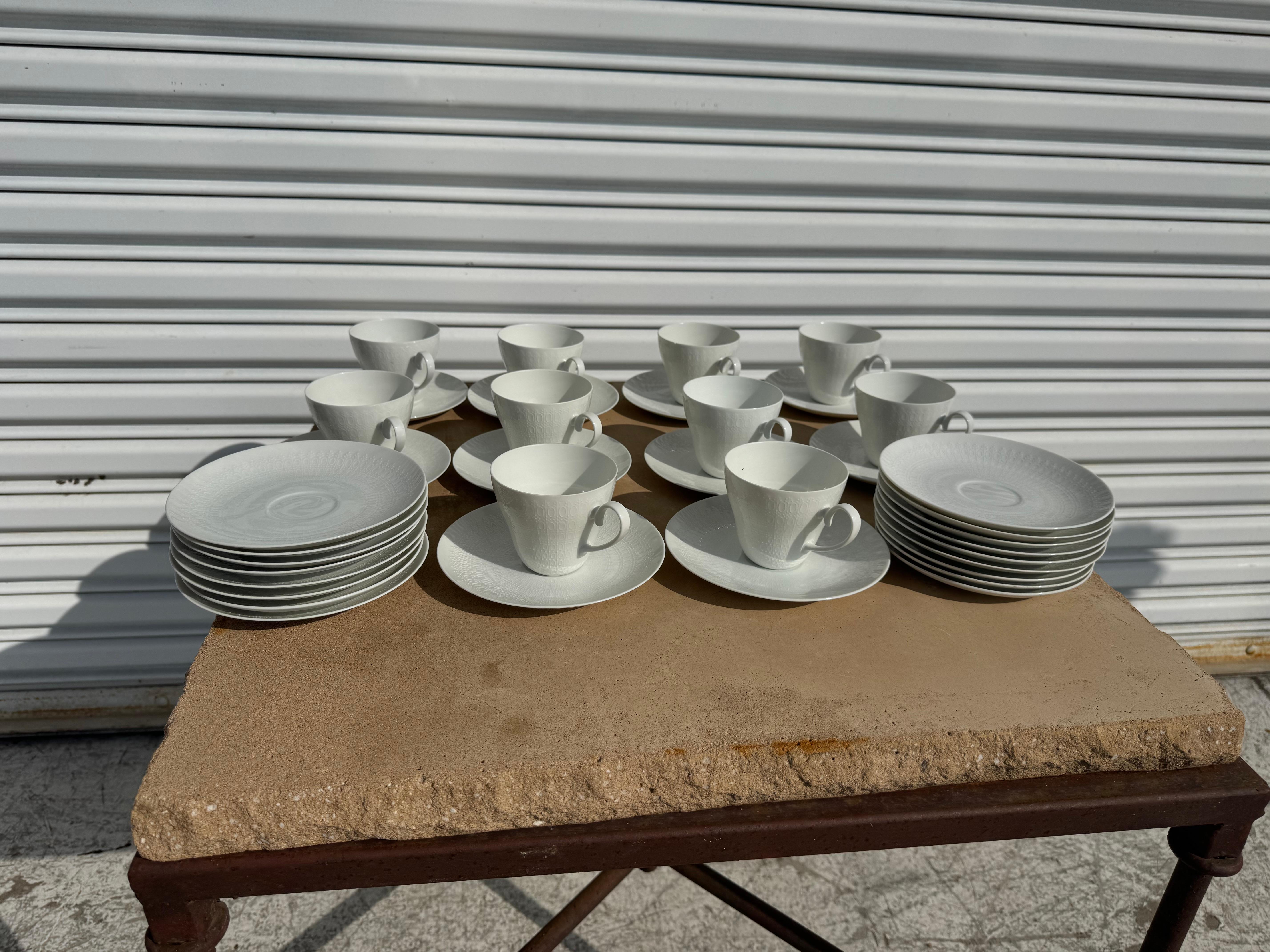 48 piece Rosenthal Bjorn Wiinblad Motif collection Dinner ware In Good Condition For Sale In Pasadena, TX