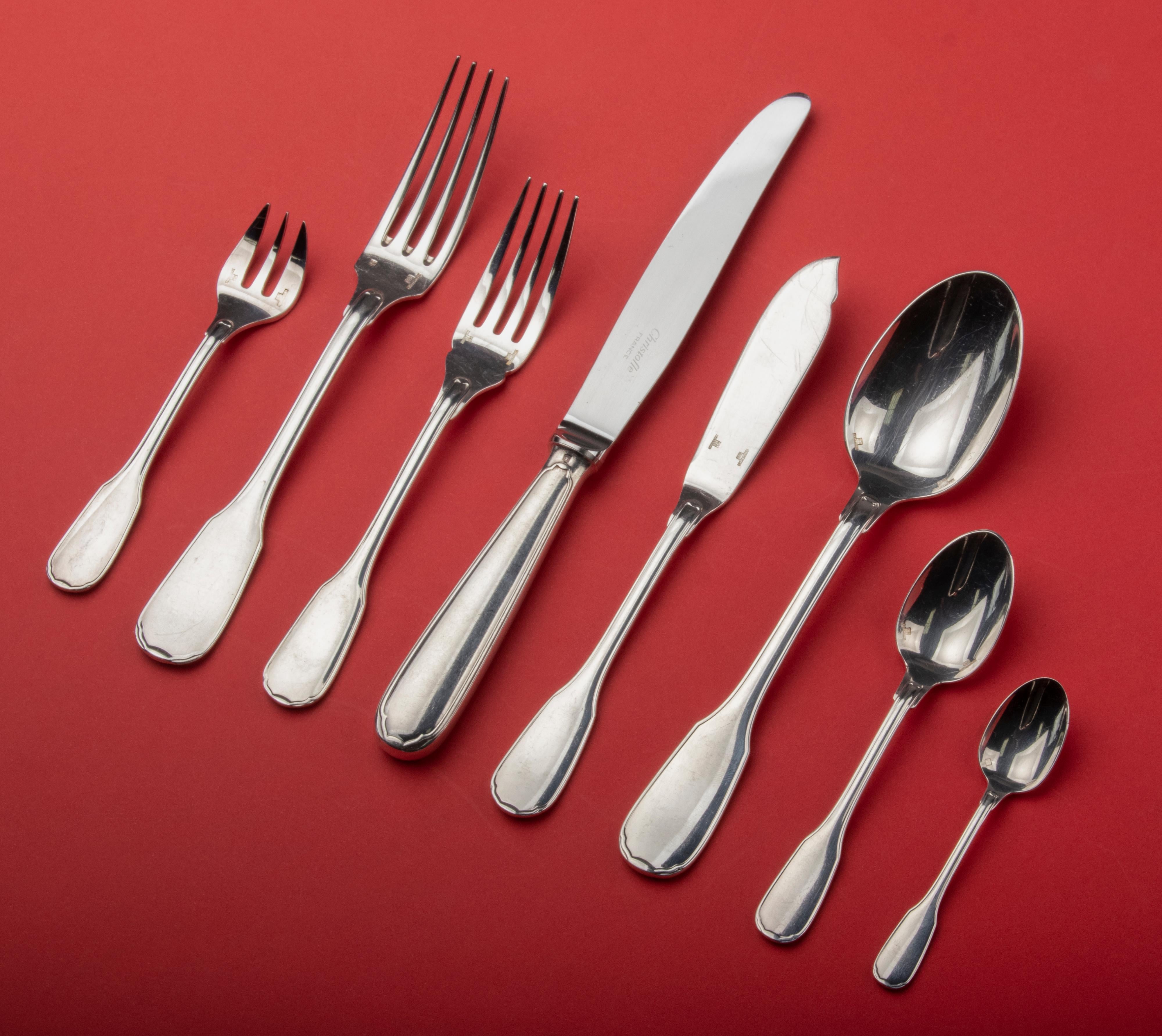 Silver plated table cutlery for 6 persons from the French brand Chriostofle. The model's name is Versailles. This is a timeless and classic design that will suit almost any table setting. The set is composed as follows: 6 table forks, 6 table