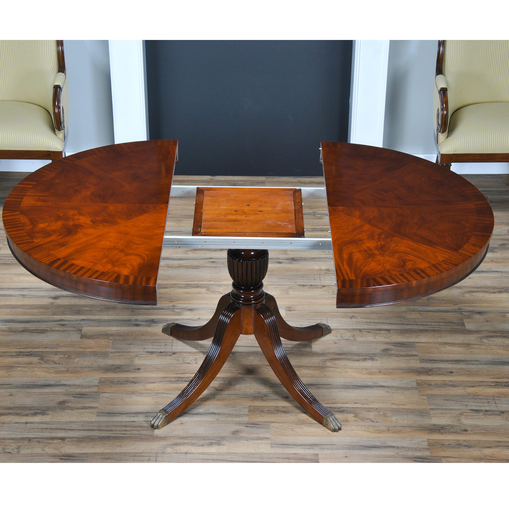 XXIe siècle et contemporain Table de salle à manger ronde 48  en vente