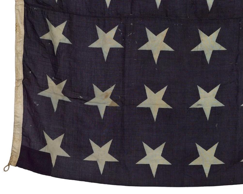 Drapeau bleu marine américain à 48 étoiles Bon état - En vente à Colorado Springs, CO