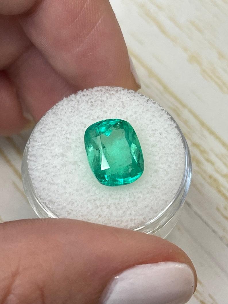 Moderno 4,80 Carati 12x10 Verde Medio Smeraldo Colombiano - Taglio Cuscino Allungato Autentico in vendita