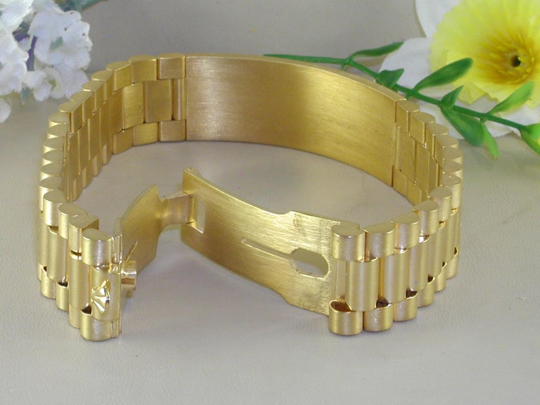 4.80 Carat 18 Karat Yellow Gold White Diamond Men’s Bracelet For Sale at 1stdibs