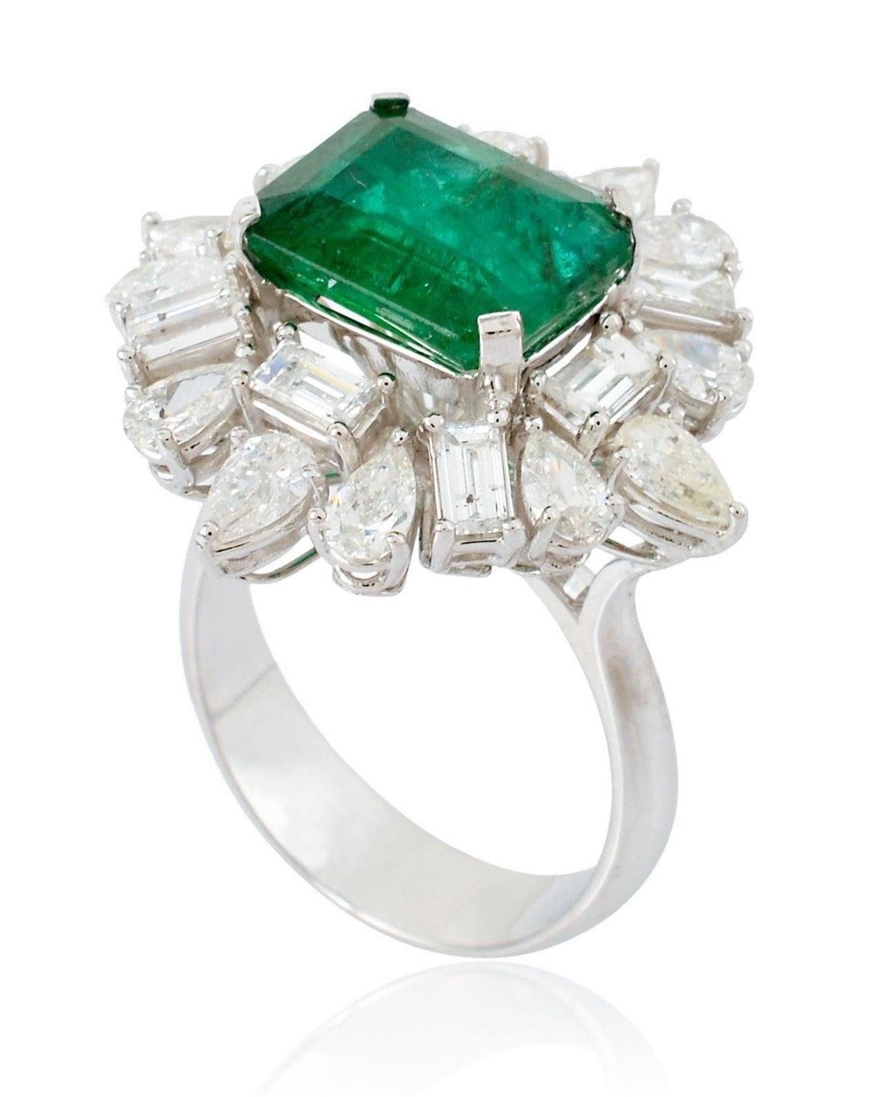 For Sale:  4.80 Carat Emerald Diamond 18 Karat White Gold Ring 3