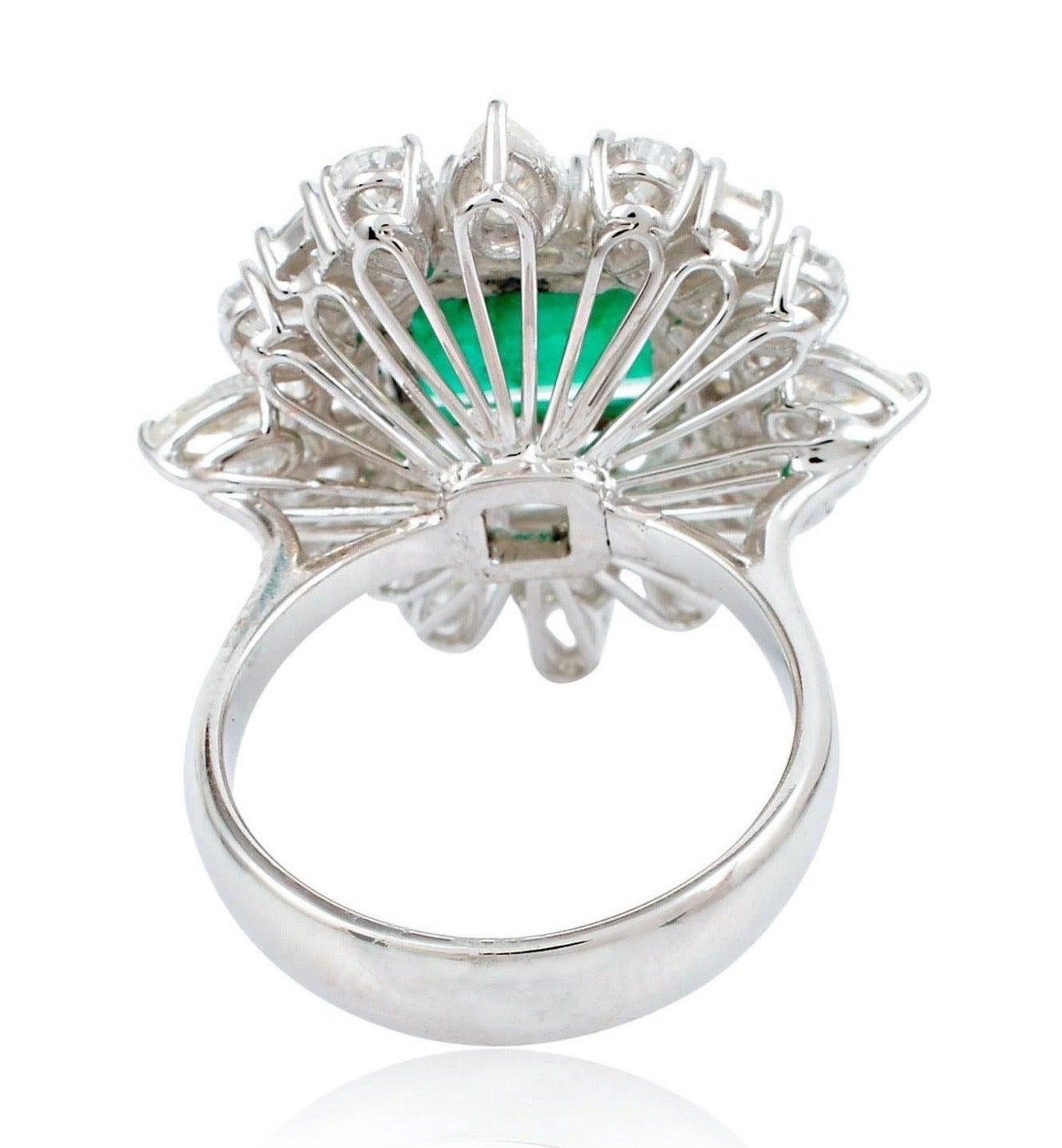 For Sale:  4.80 Carat Emerald Diamond 18 Karat White Gold Ring 4